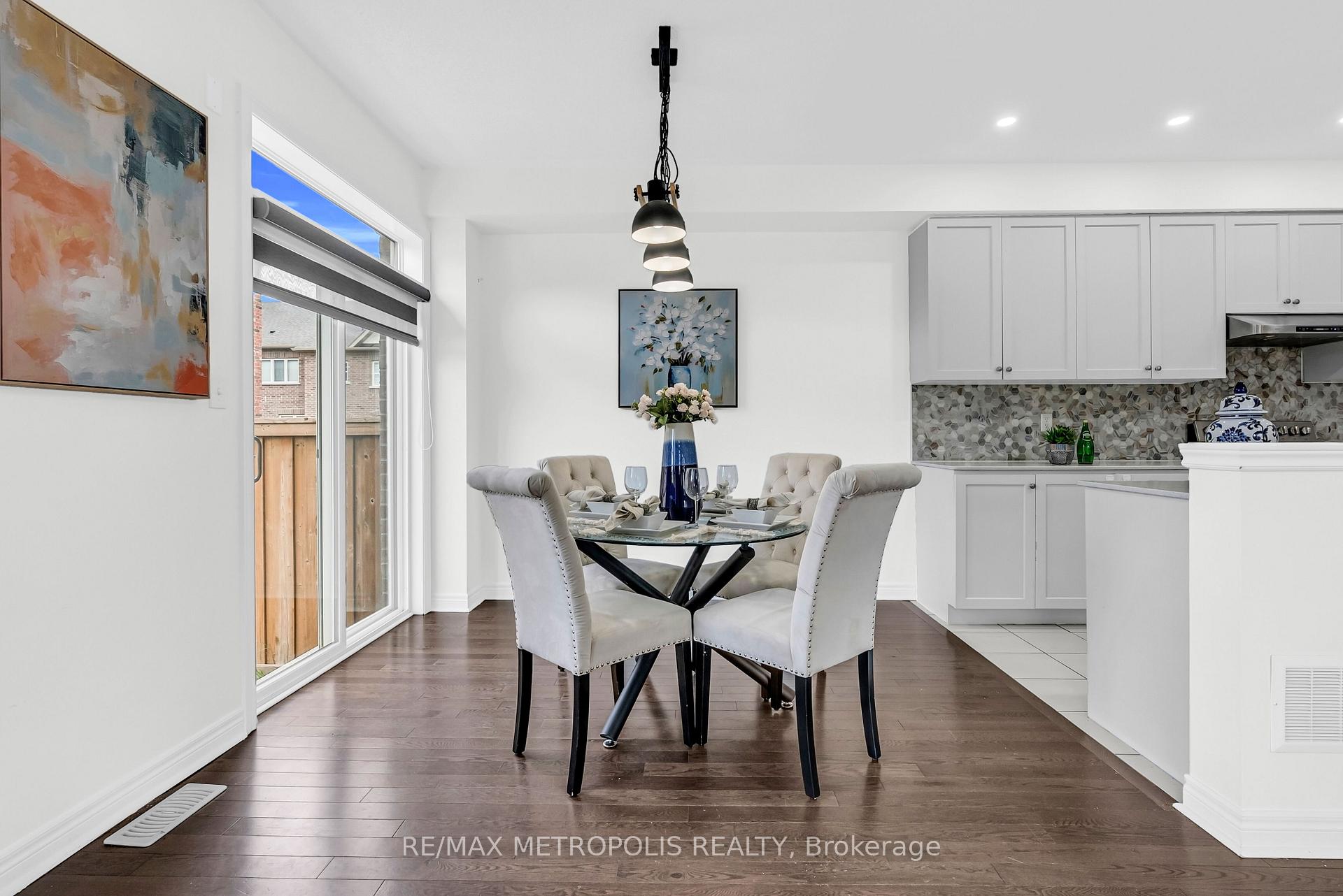 Photo 8 of 43 Pearman Crescent, Brampton, Northwest Brampton — HOMEH