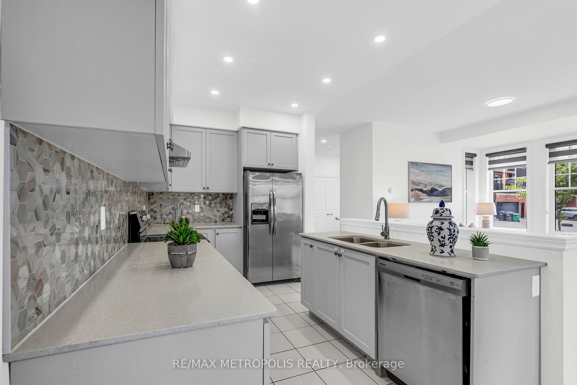 Photo 45 of 43 Pearman Crescent, Brampton, Northwest Brampton — HOMEH