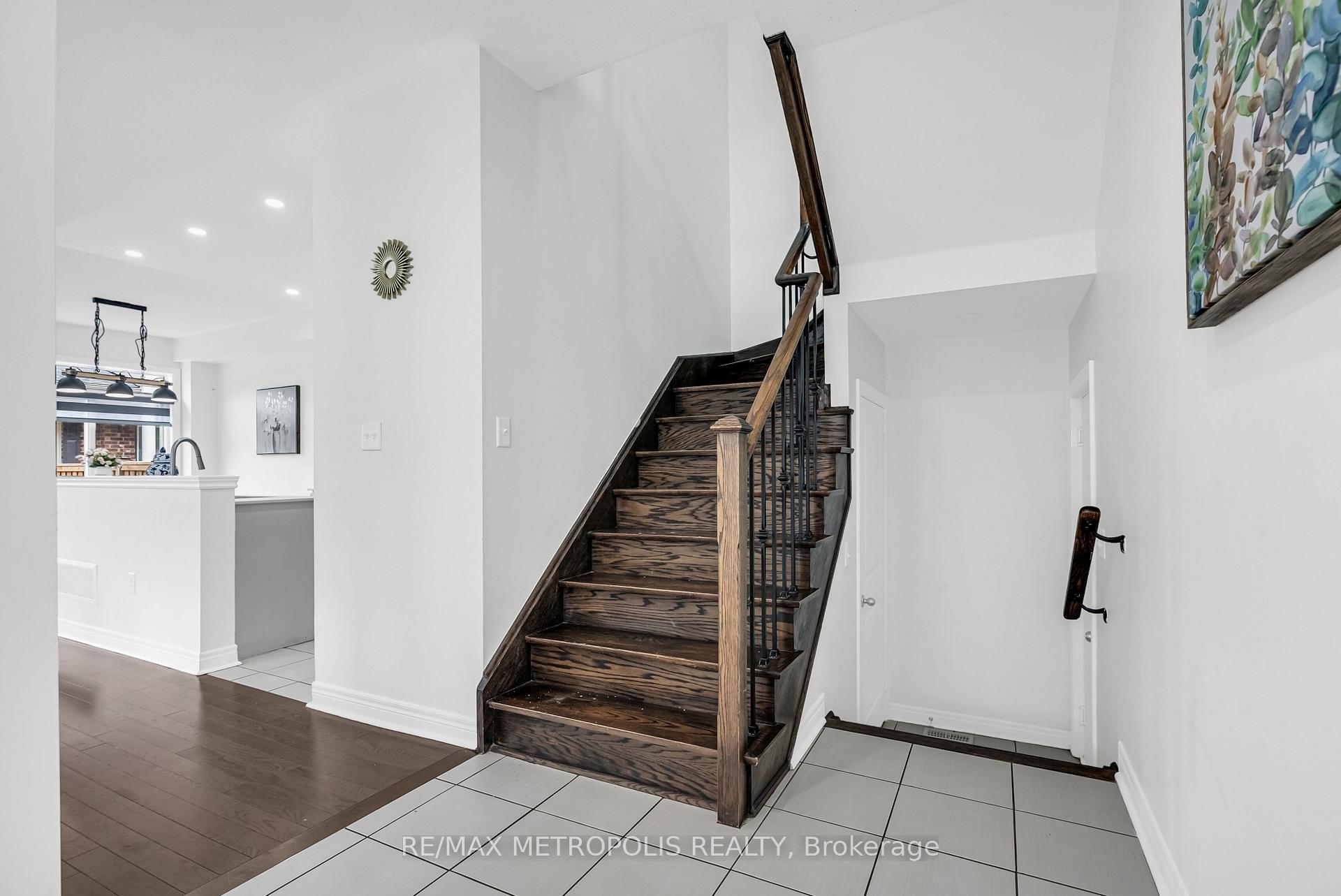 Photo 15 of 43 Pearman Crescent, Brampton, Northwest Brampton — HOMEH