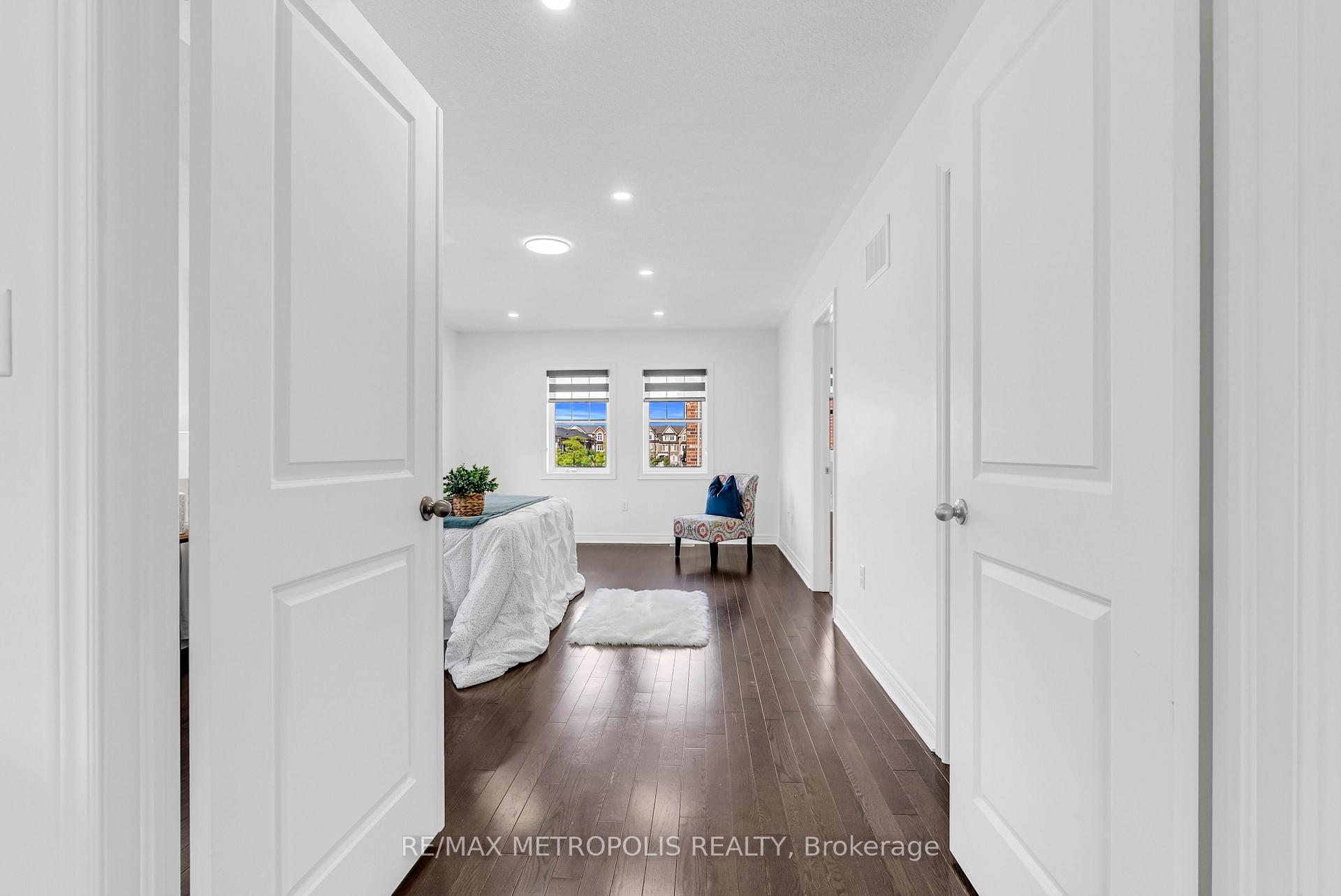 Photo 23 of 43 Pearman Crescent, Brampton, Northwest Brampton — HOMEH