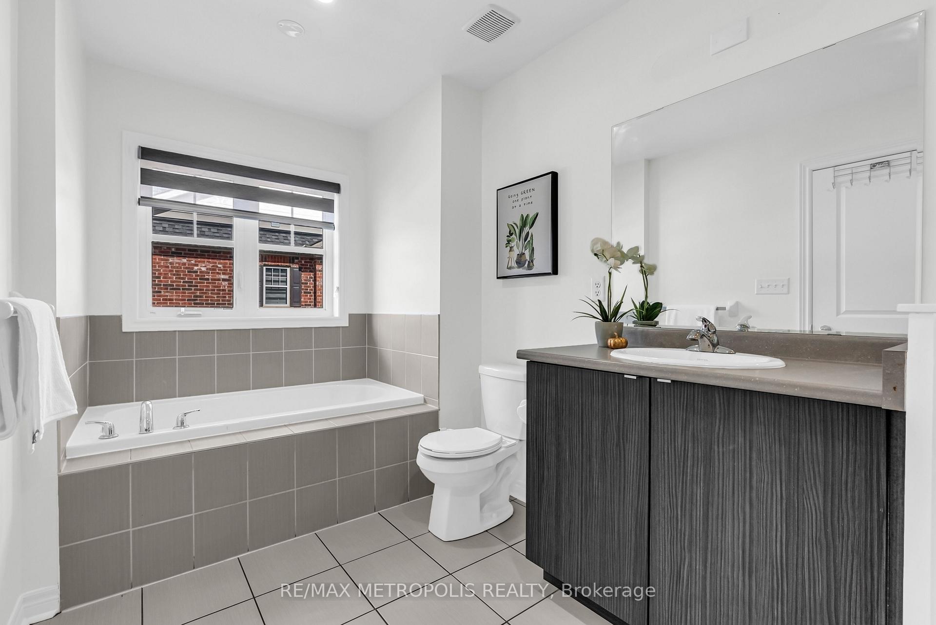 Photo 27 of 43 Pearman Crescent, Brampton, Northwest Brampton — HOMEH