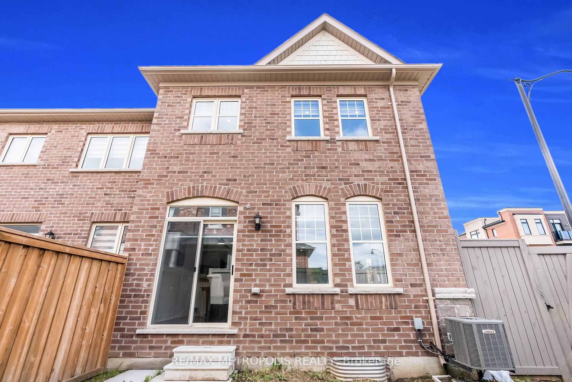 Photo 47 of 43 Pearman Crescent, Brampton, Northwest Brampton — HOMEH