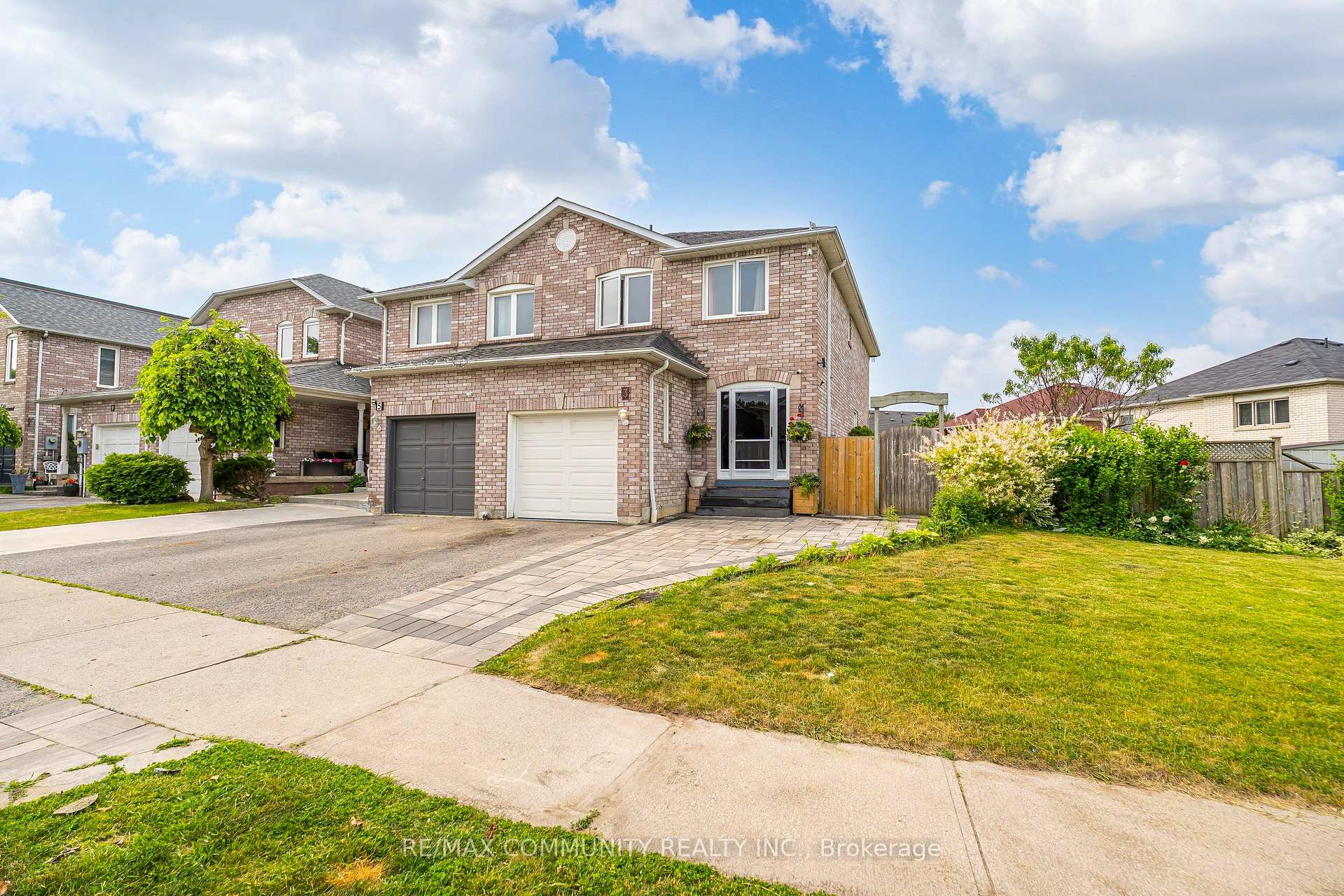 Photo 1 of 3 Tawn Crescent, Ajax, Central — HOMEH