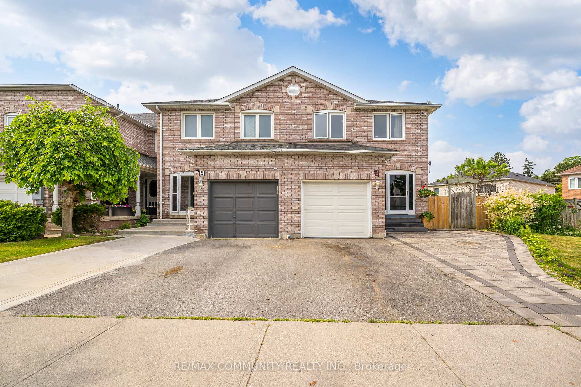 Photo 6 of 3 Tawn Crescent, Ajax, Central — HOMEH