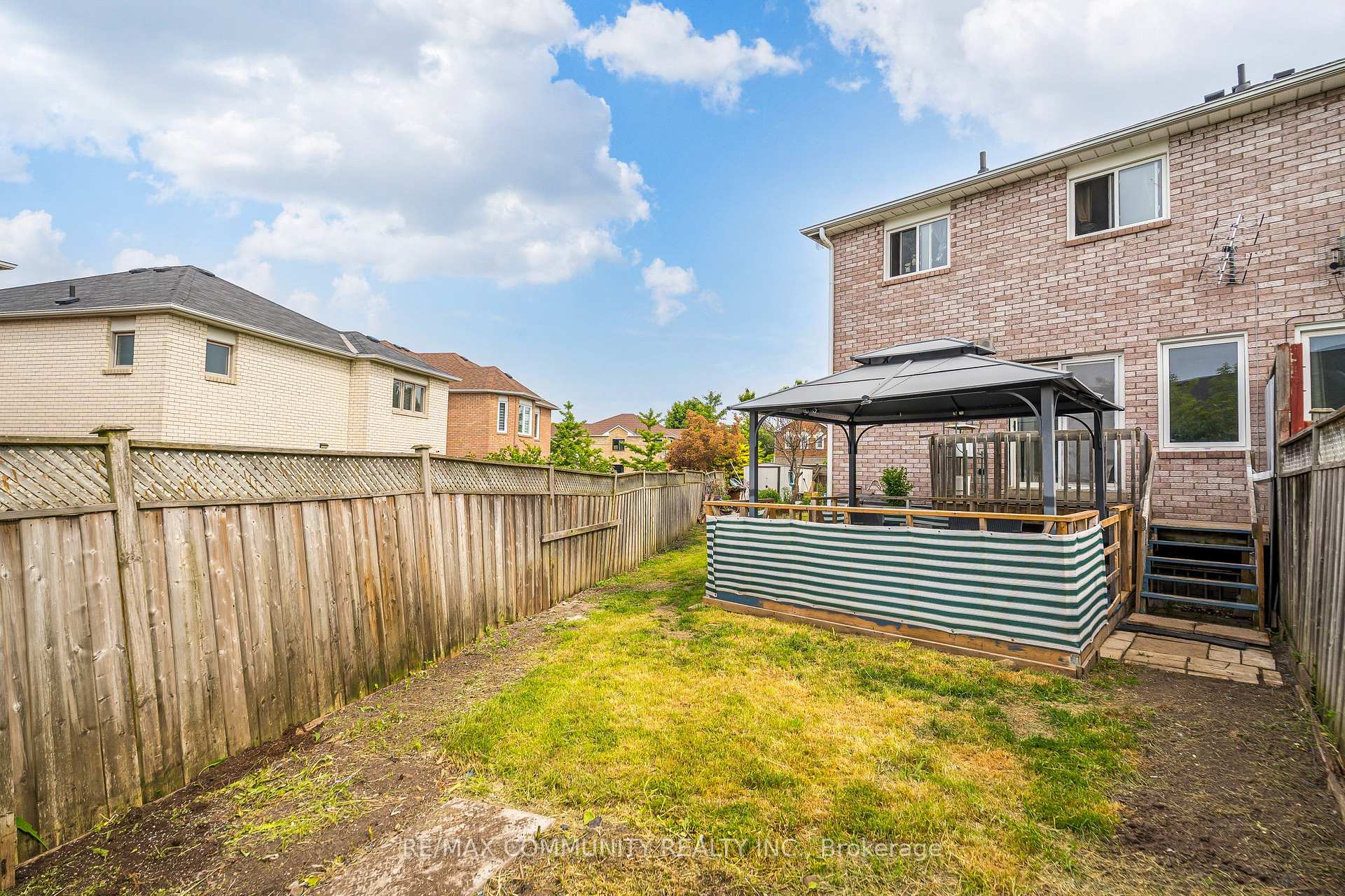 Photo 2 of 3 Tawn Crescent, Ajax, Central — HOMEH