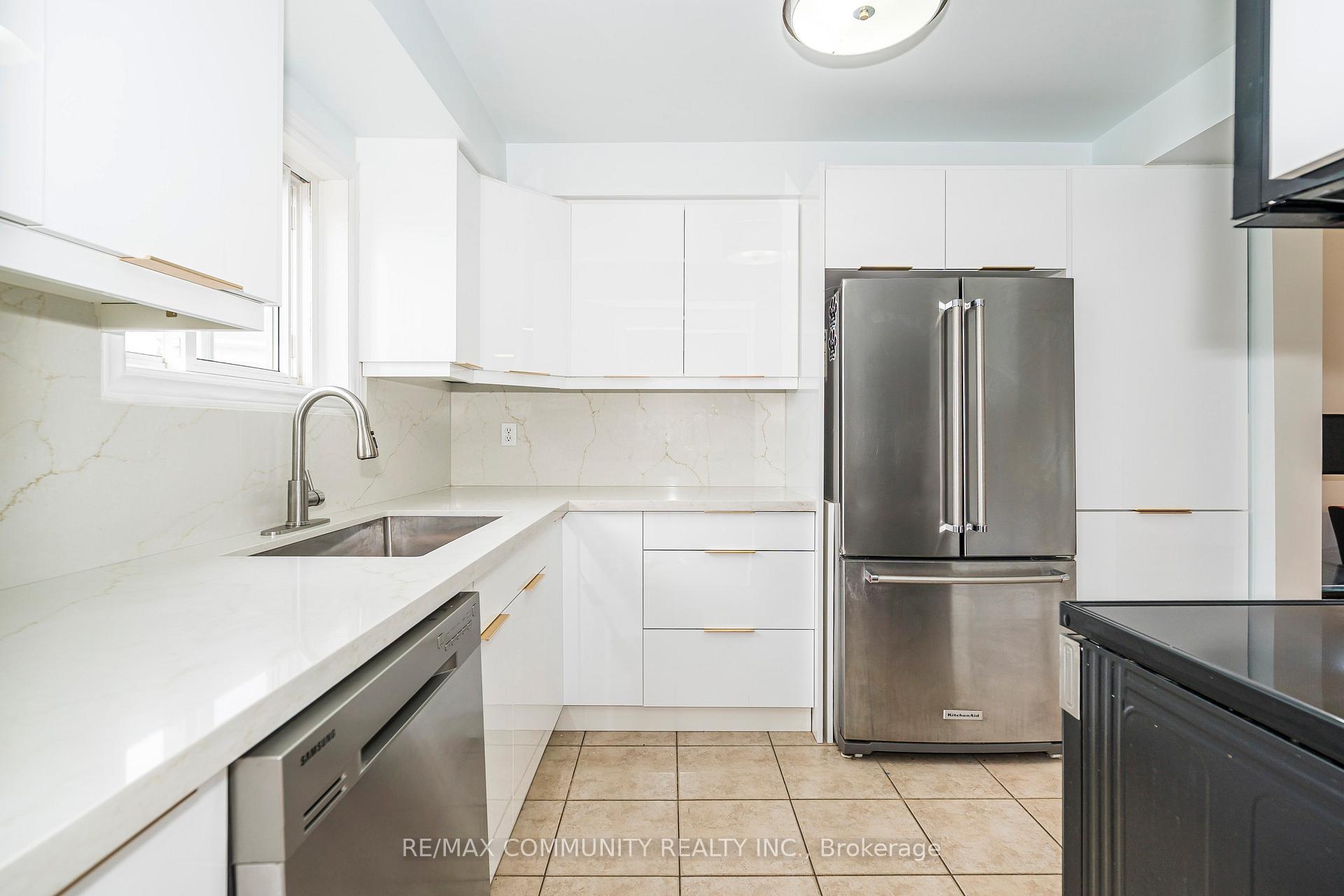 Photo 13 of 3 Tawn Crescent, Ajax, Central — HOMEH