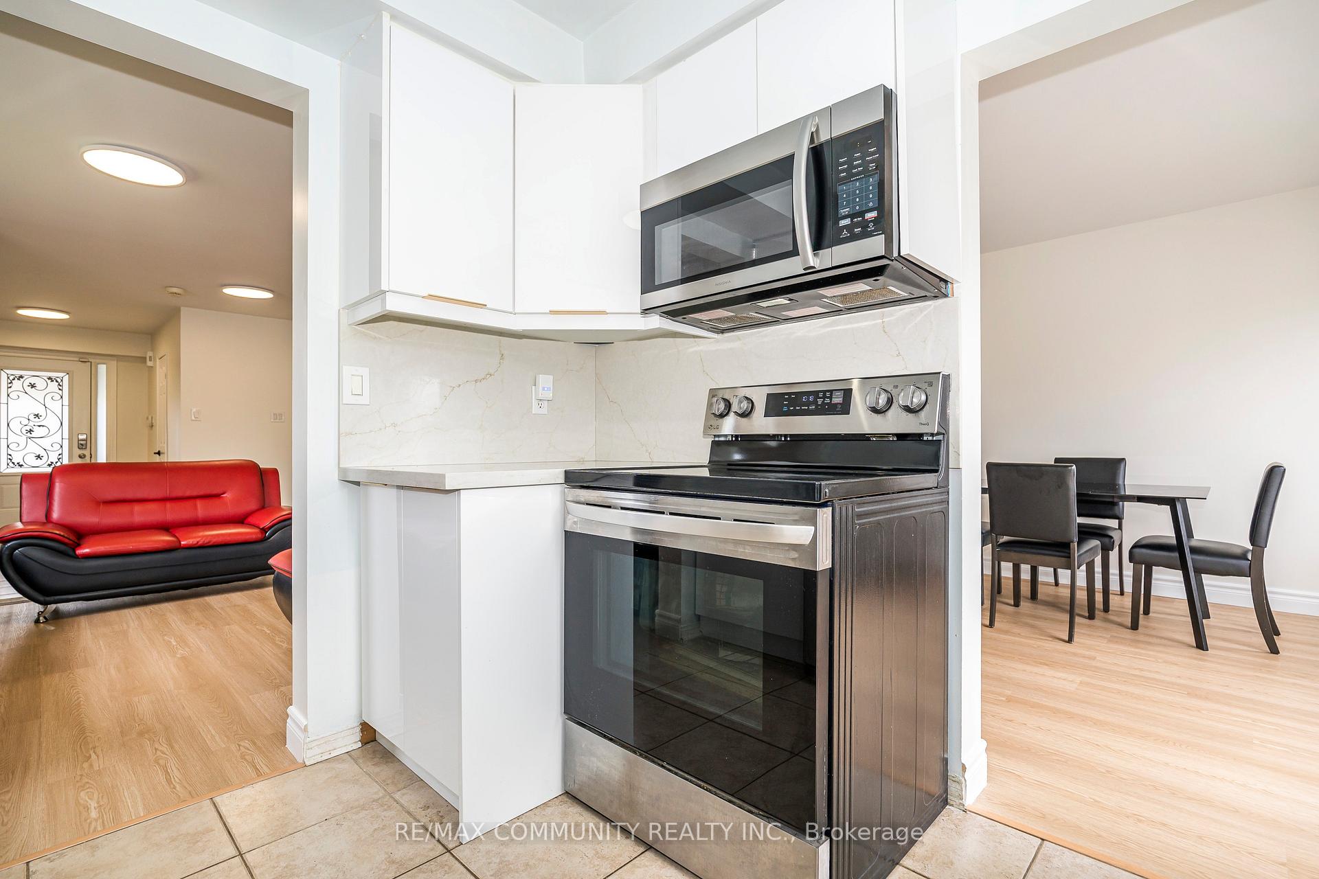 Photo 11 of 3 Tawn Crescent, Ajax, Central — HOMEH