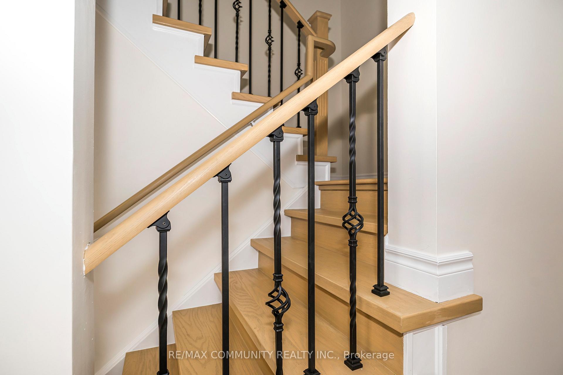 Photo 17 of 3 Tawn Crescent, Ajax, Central — HOMEH