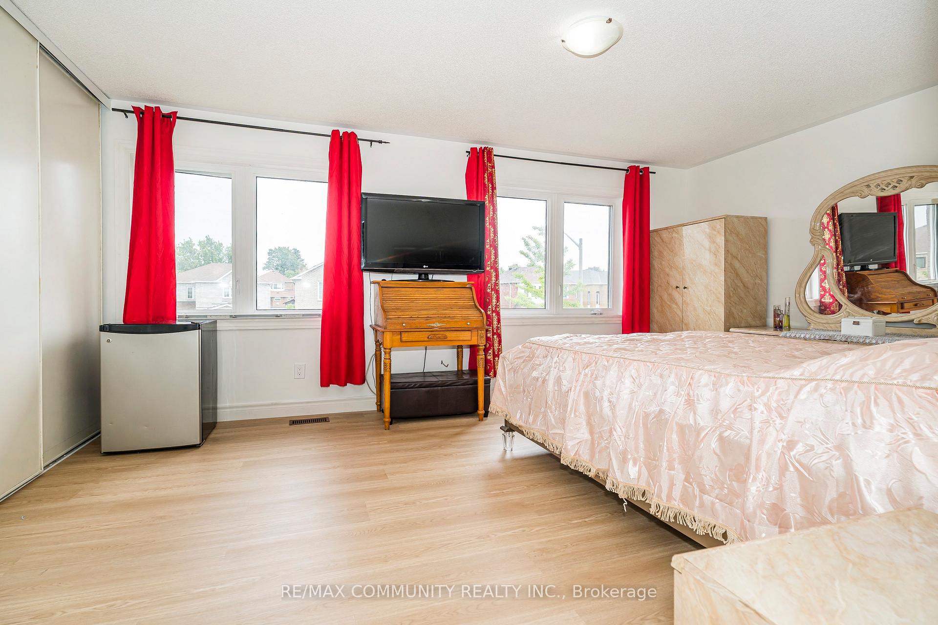 Photo 38 of 3 Tawn Crescent, Ajax, Central — HOMEH