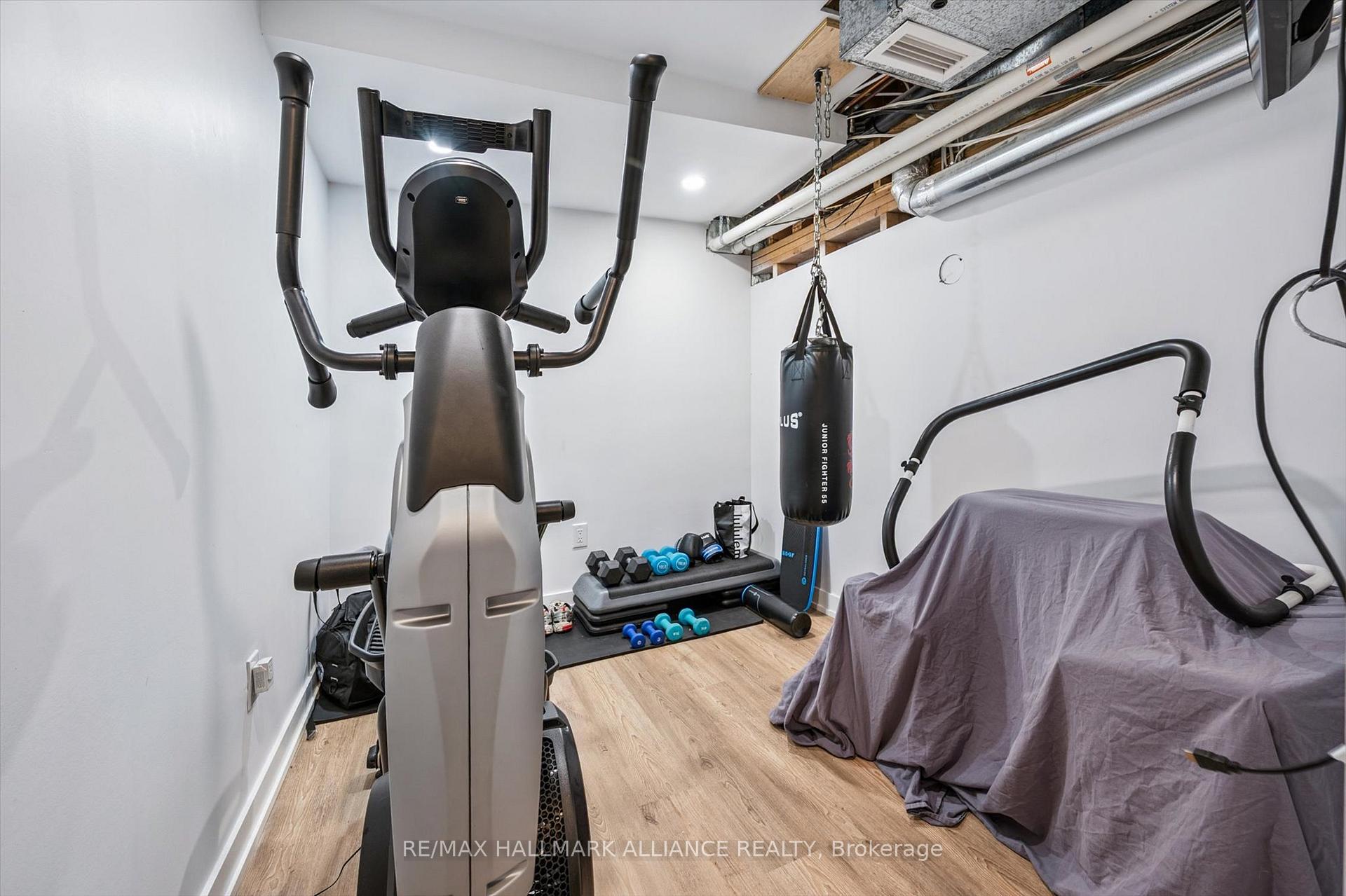 Photo 33 of 6 Coachman Crescent, Hamilton, Freelton — HOMEH