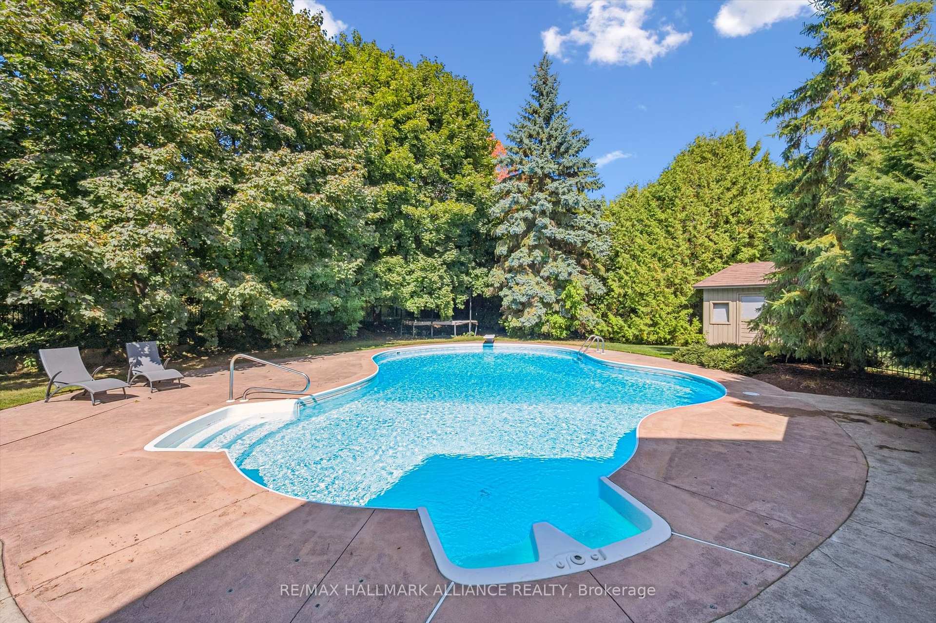 Photo 36 of 6 Coachman Crescent, Hamilton, Freelton — HOMEH