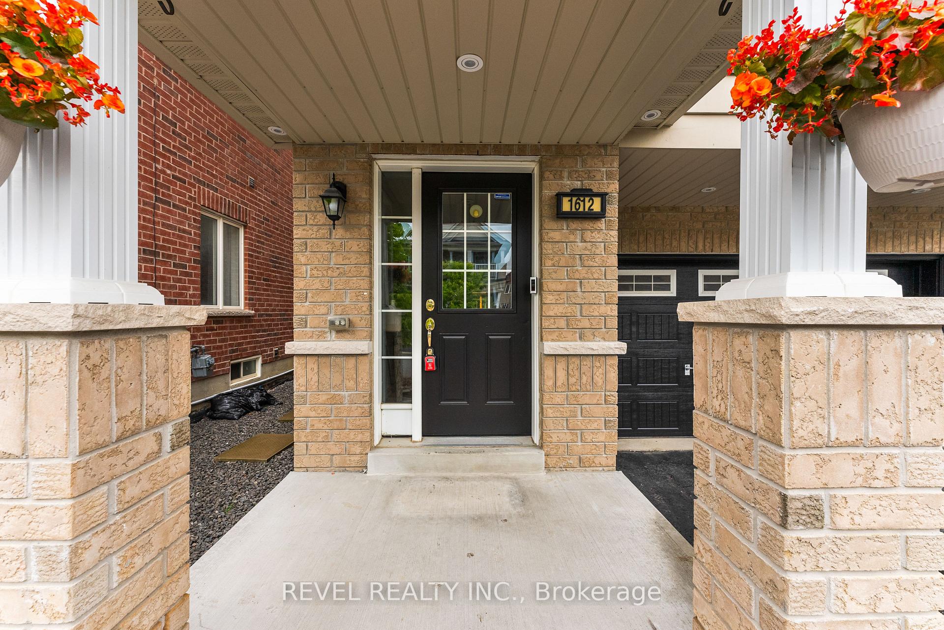 Photo 4 of 1612 Winville Road, Pickering, Duffin Heights — HOMEH