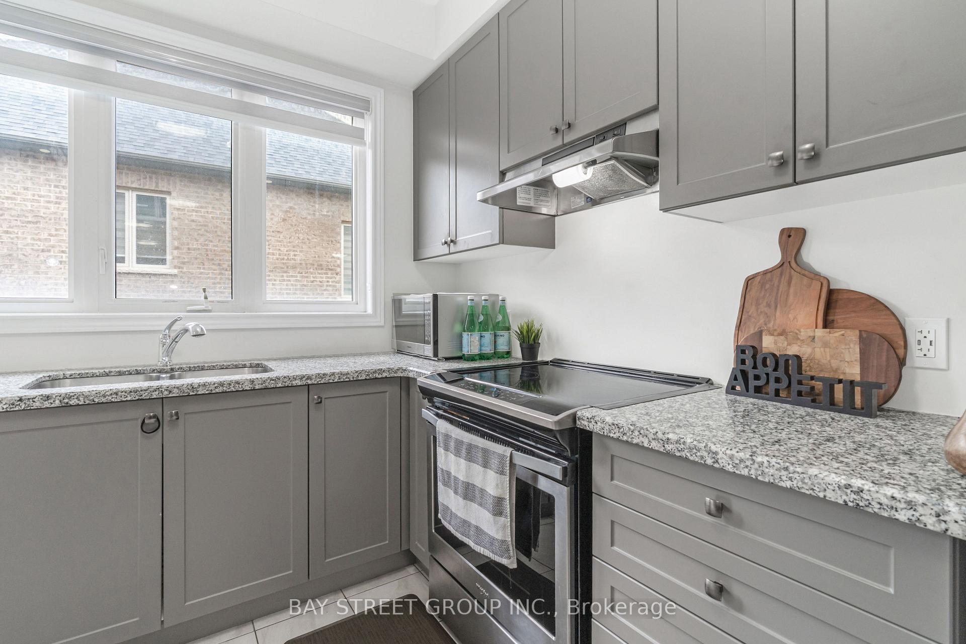 Photo 11 of 2487 Hibiscus Drive, Pickering, Rural Pickering — HOMEH