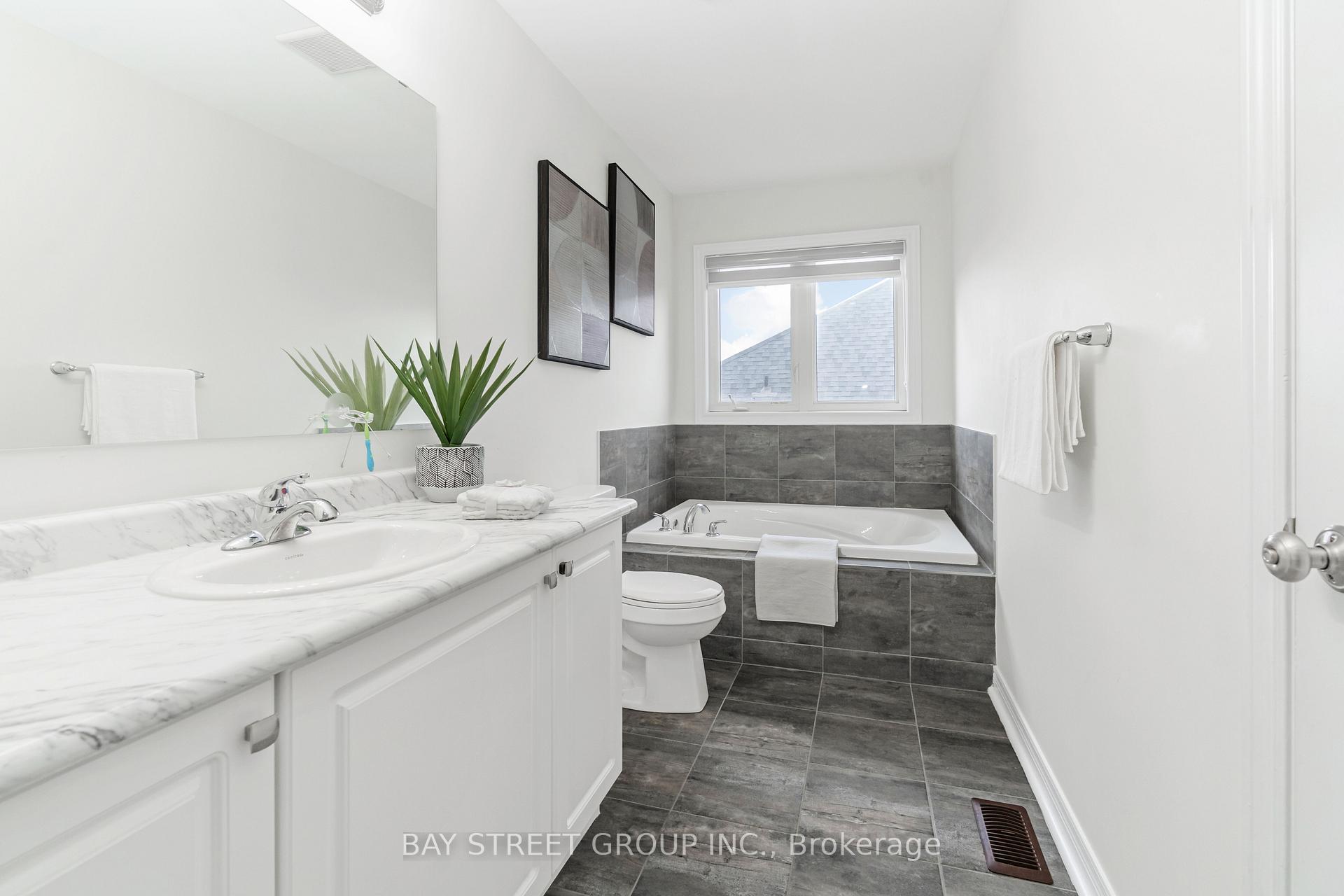 Photo 13 of 2487 Hibiscus Drive, Pickering, Rural Pickering — HOMEH