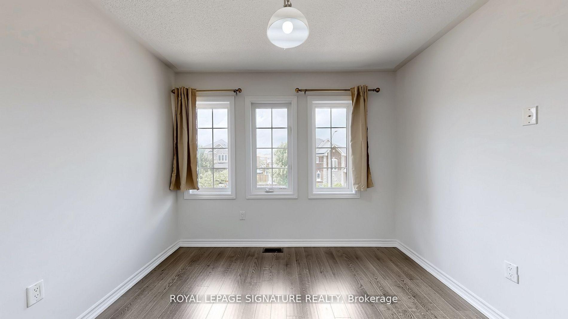Photo 17 of 62 Moses Crescent, Clarington, Bowmanville — HOMEH