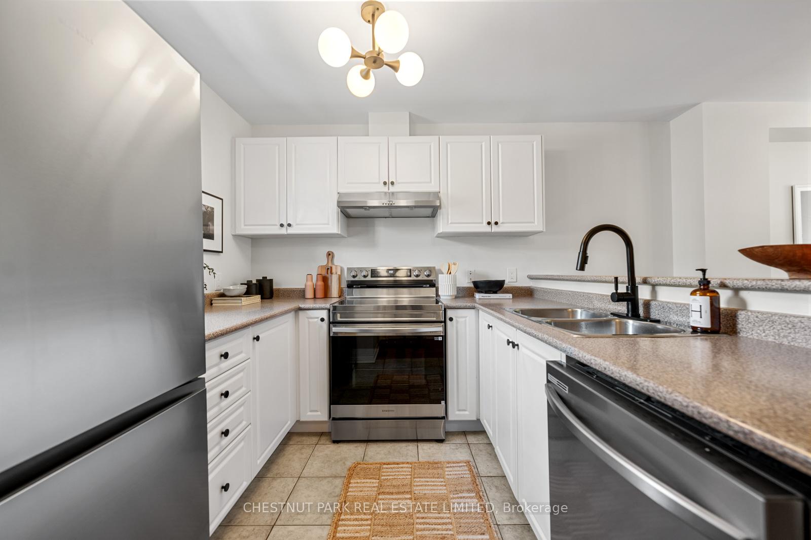 Photo 10 of 13 Agnes Lane, Toronto, South Riverdale — HOMEH