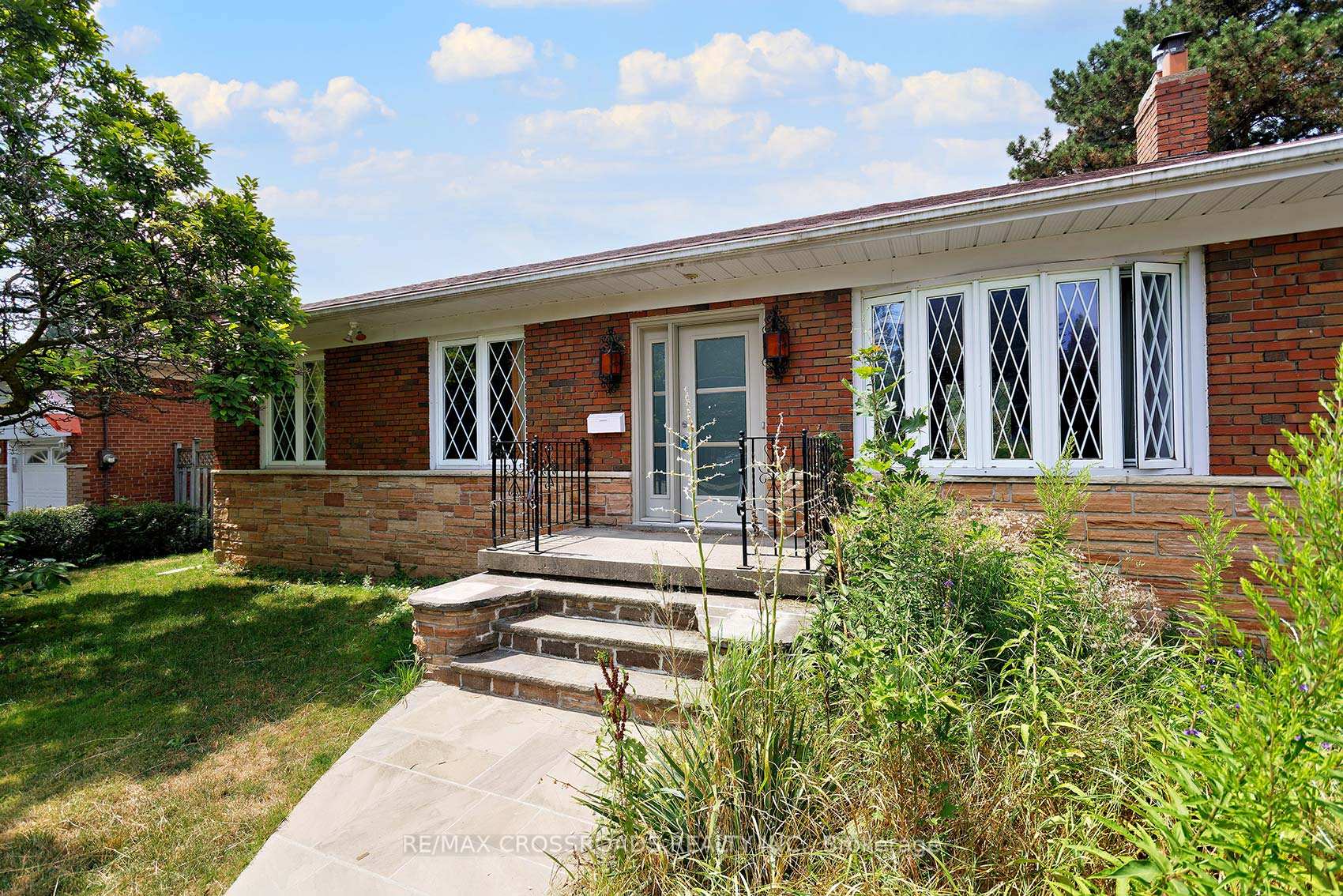 Photo 7 of 14 Shirley Crescent, Scarborough, Scarborough Village — HOMEH