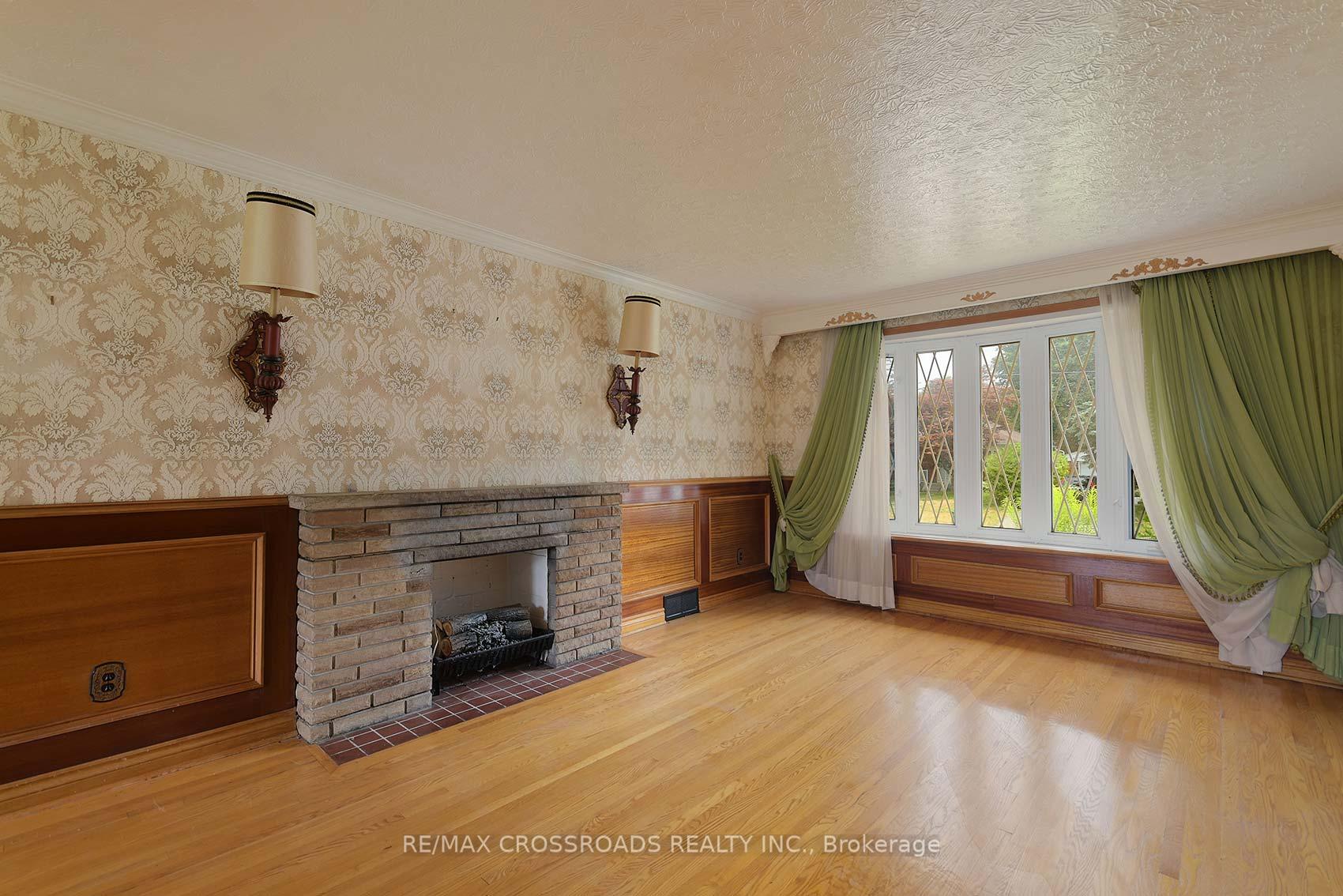 Photo 5 of 14 Shirley Crescent, Scarborough, Scarborough Village — HOMEH