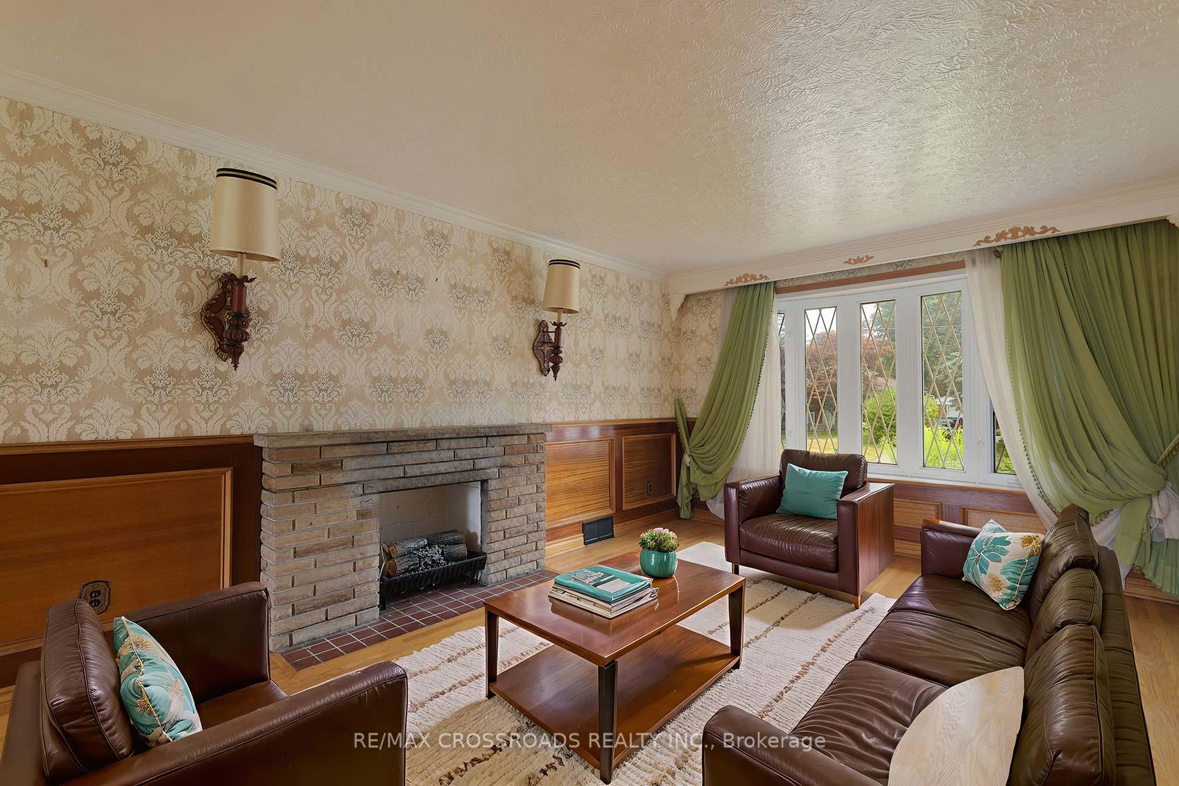Photo 10 of 14 Shirley Crescent, Scarborough, Scarborough Village — HOMEH