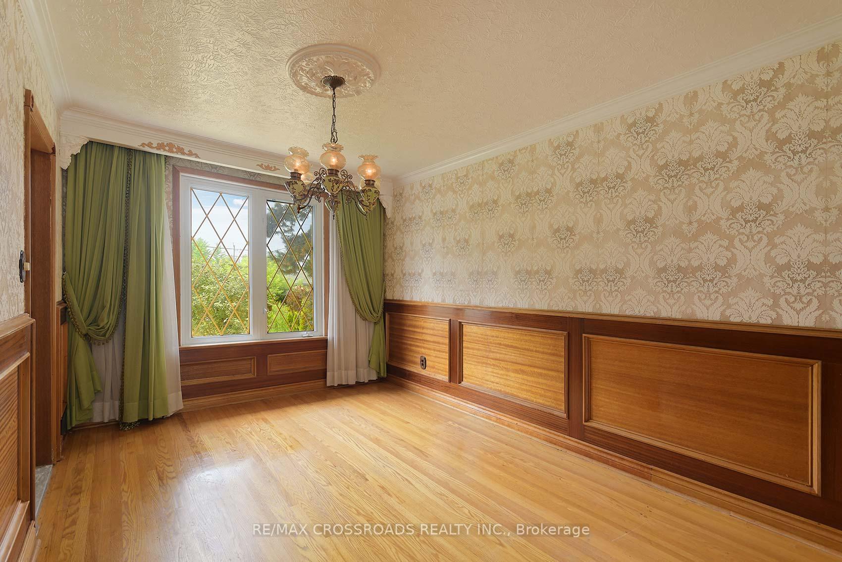Photo 8 of 14 Shirley Crescent, Scarborough, Scarborough Village — HOMEH
