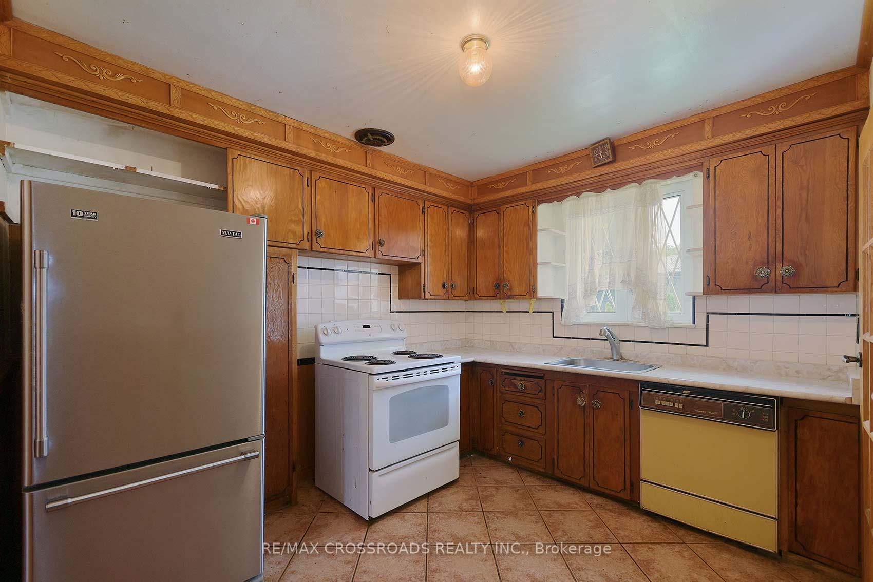 Photo 14 of 14 Shirley Crescent, Scarborough, Scarborough Village — HOMEH