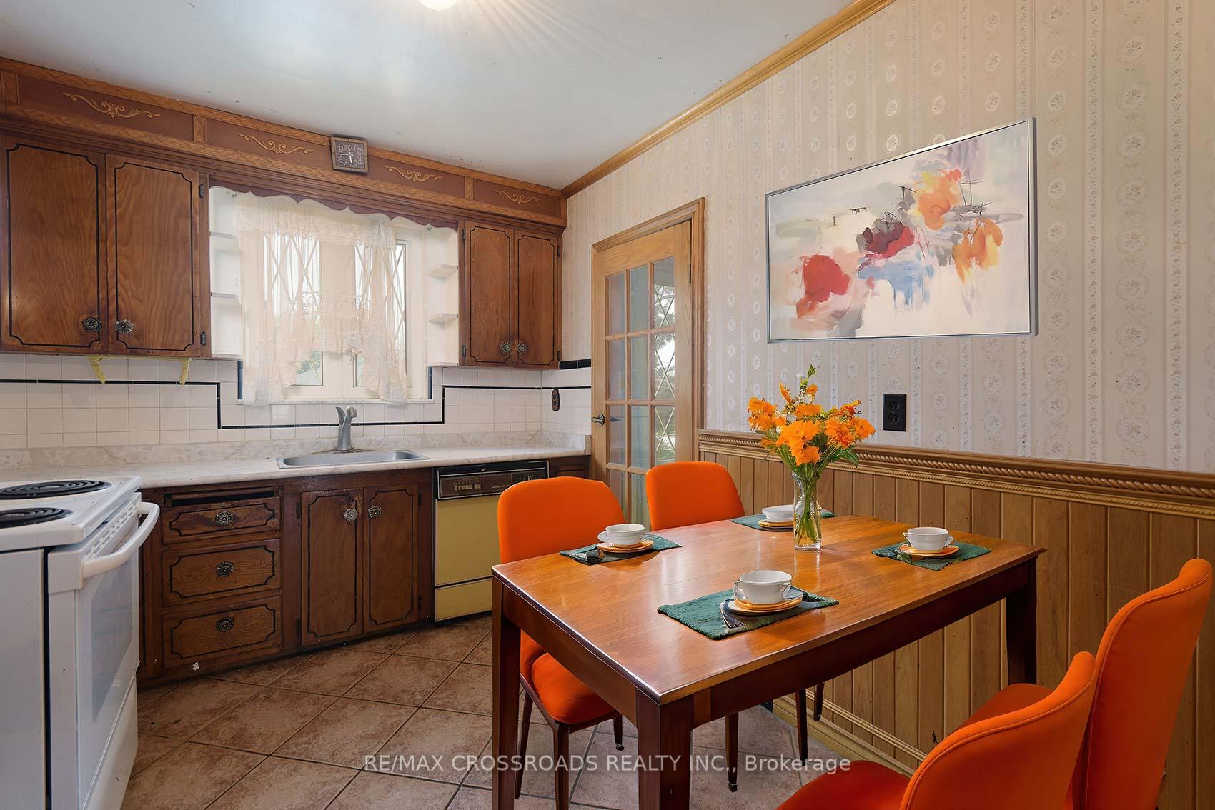 Photo 15 of 14 Shirley Crescent, Scarborough, Scarborough Village — HOMEH