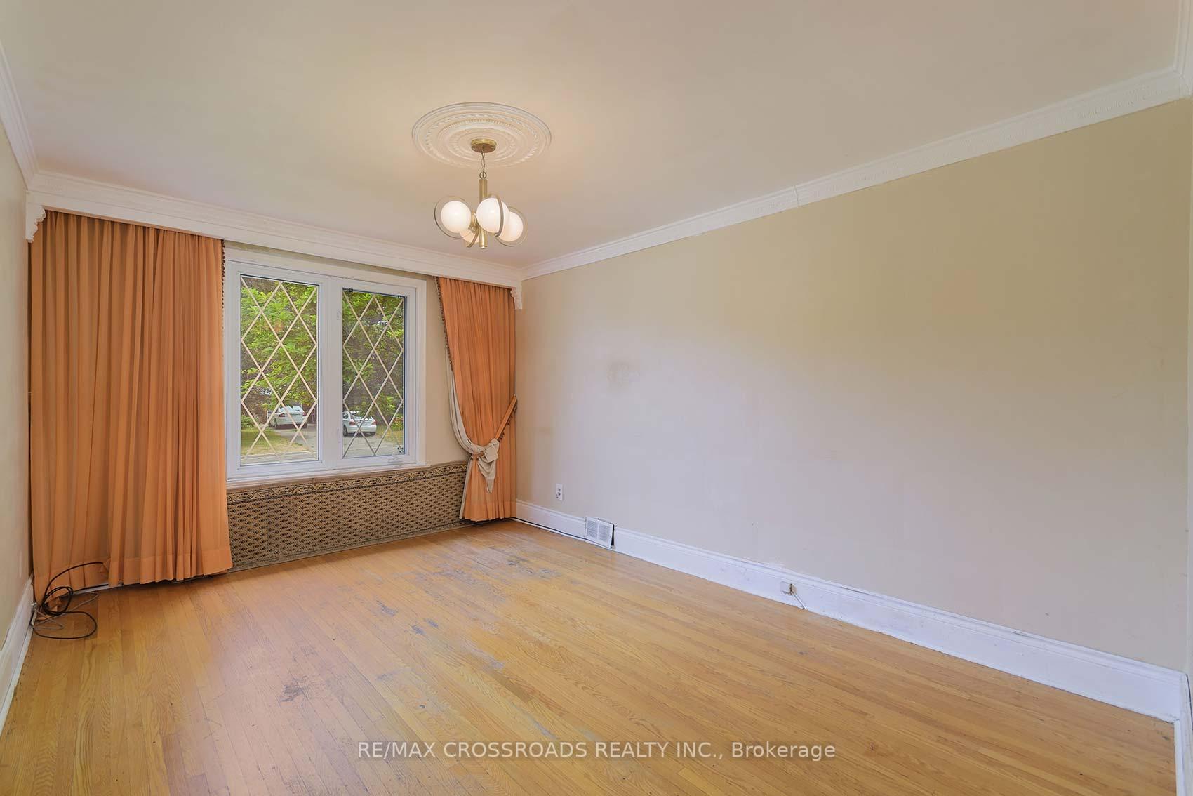 Photo 17 of 14 Shirley Crescent, Scarborough, Scarborough Village — HOMEH
