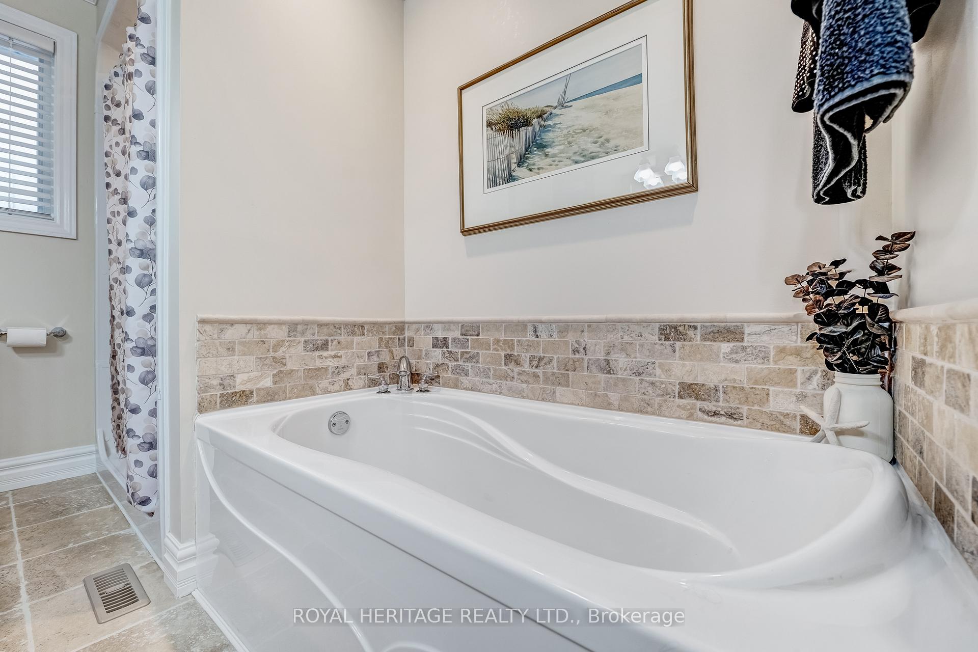 Photo 11 of 1742 Shadybrook Drive, Pickering, Amberlea — HOMEH