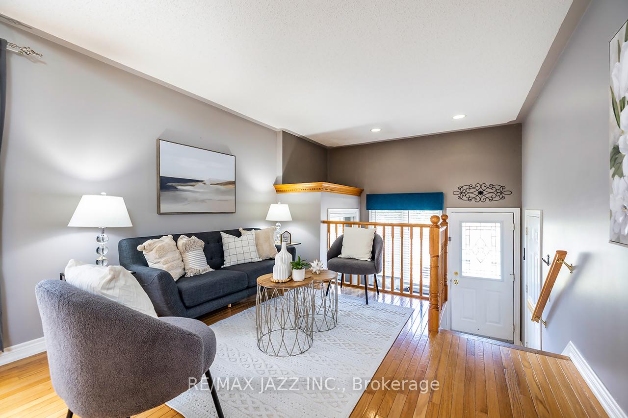 Photo 16 of 15 Daiseyfield Avenue, Clarington, Courtice — HOMEH