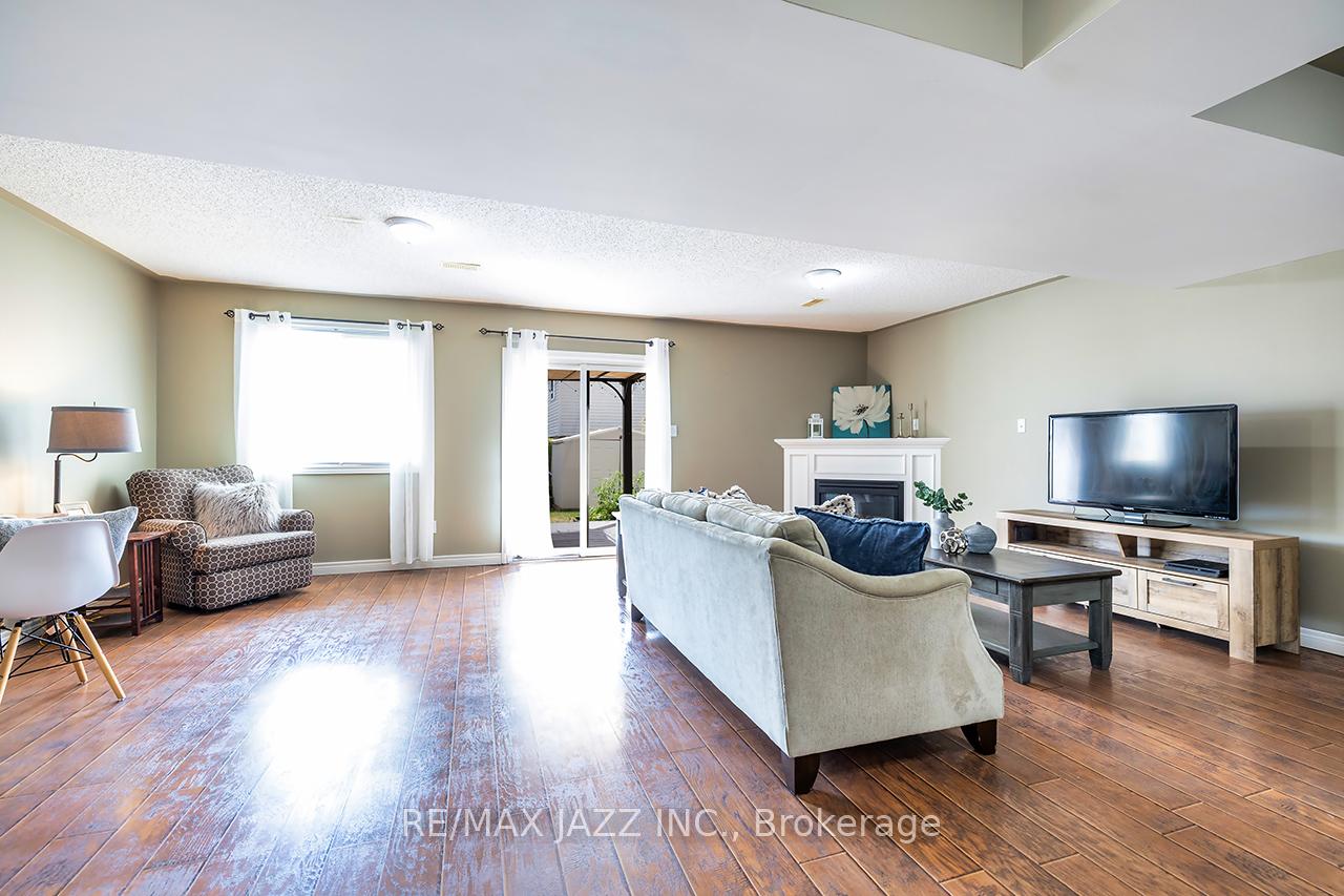 Photo 29 of 15 Daiseyfield Avenue, Clarington, Courtice — HOMEH