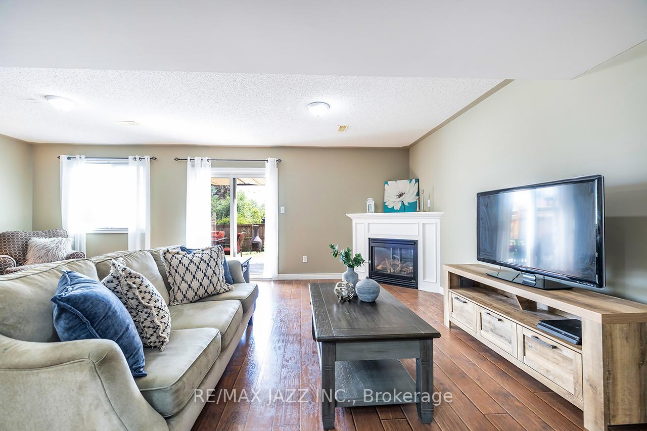 Photo 33 of 15 Daiseyfield Avenue, Clarington, Courtice — HOMEH