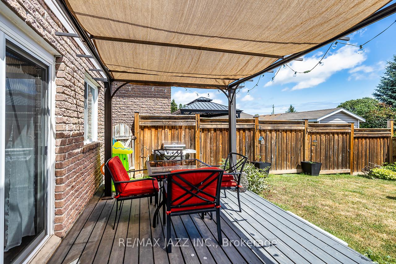 Photo 25 of 15 Daiseyfield Avenue, Clarington, Courtice — HOMEH