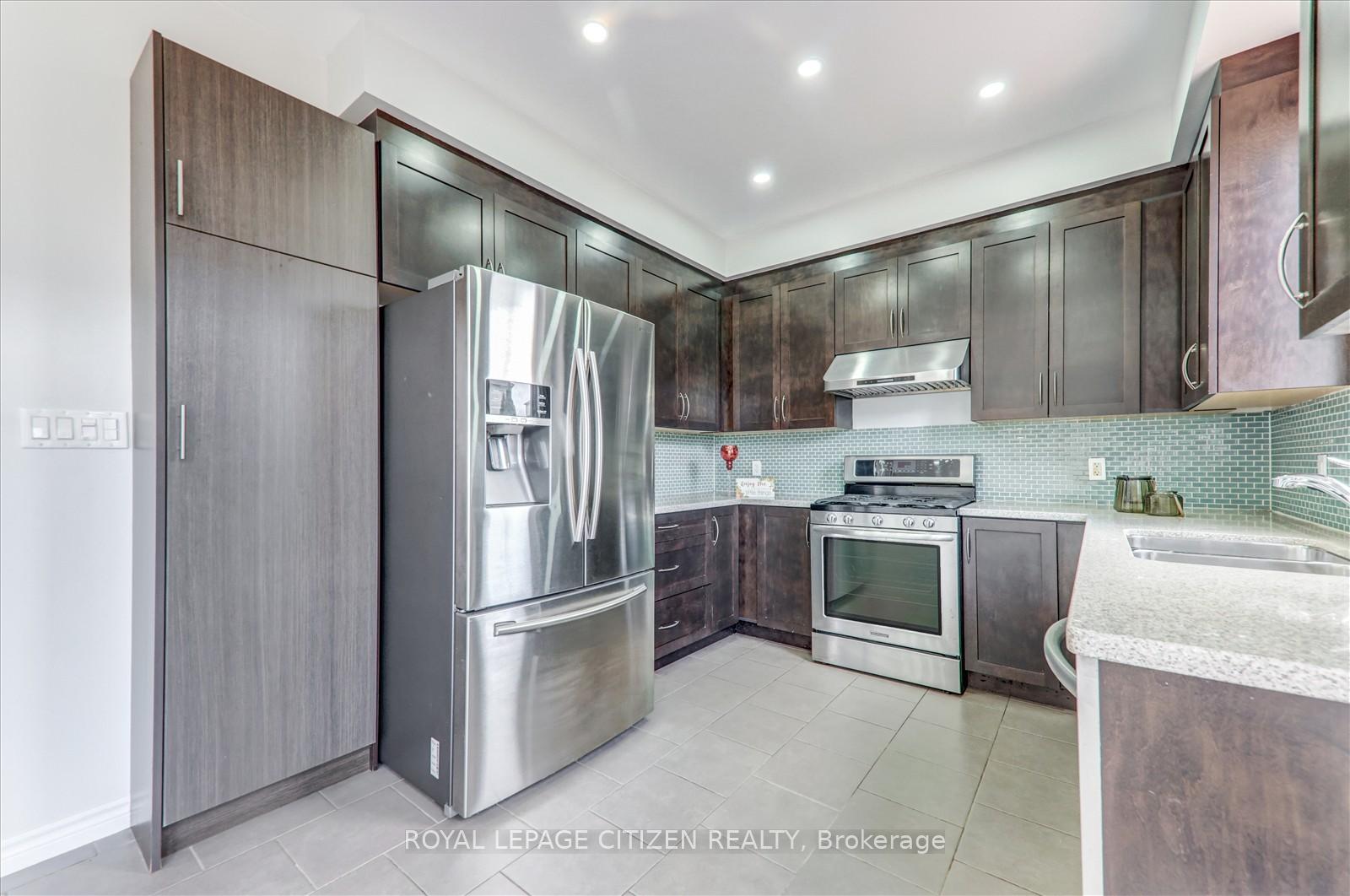 Photo 20 of 22 Ted Miller Crescent, Clarington, Bowmanville — HOMEH