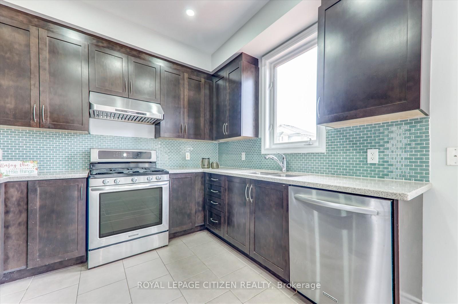 Photo 7 of 22 Ted Miller Crescent, Clarington, Bowmanville — HOMEH