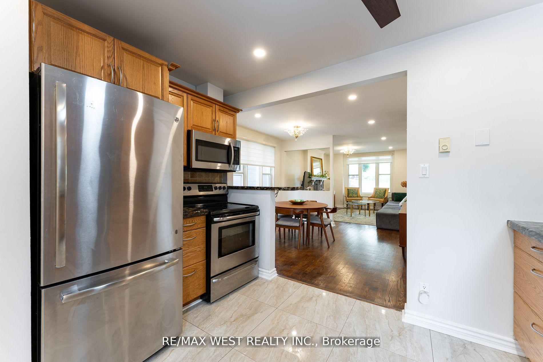 Photo 14 of 420 Kingston Road, Toronto, The Beaches — HOMEH