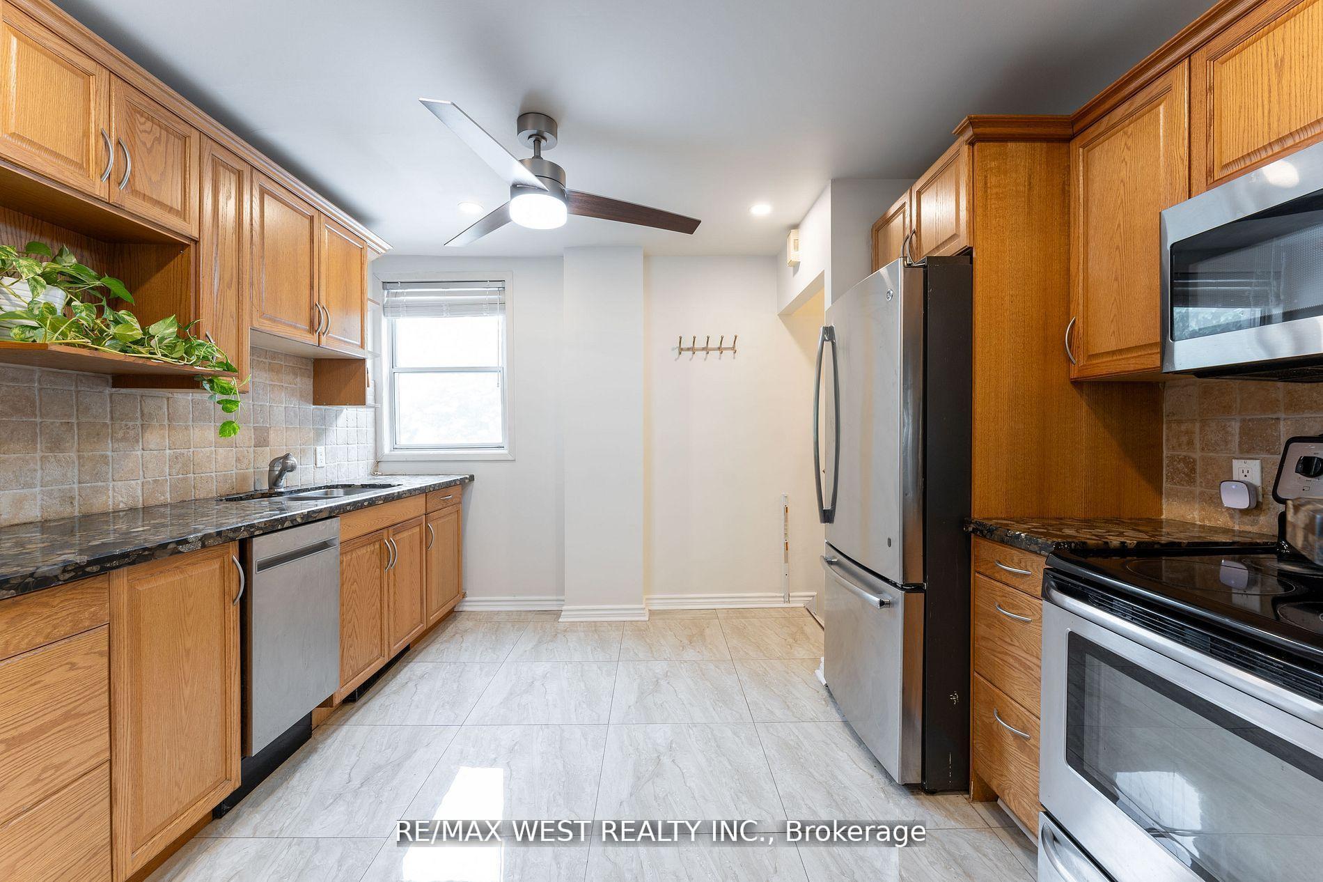 Photo 15 of 420 Kingston Road, Toronto, The Beaches — HOMEH