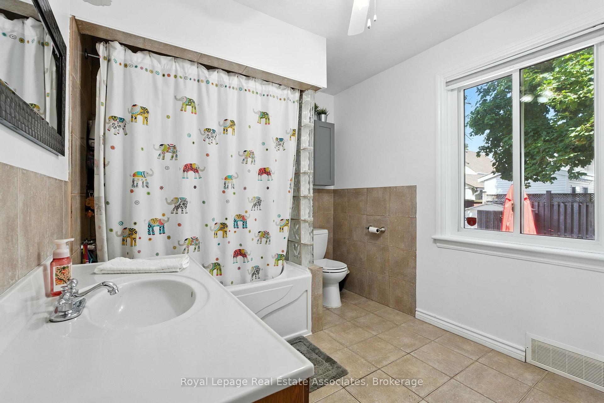 Photo 15 of 7 Deer Avenue, Hamilton, Sunninghill — HOMEH