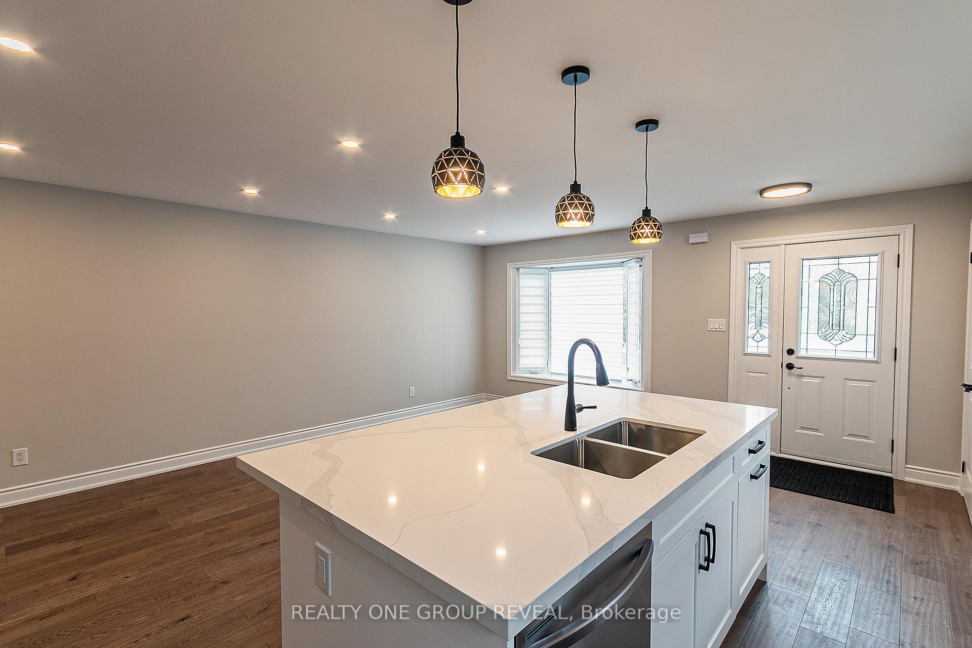 Photo 3 of 540 Muirfield Street, Oshawa, Donevan — HOMEH