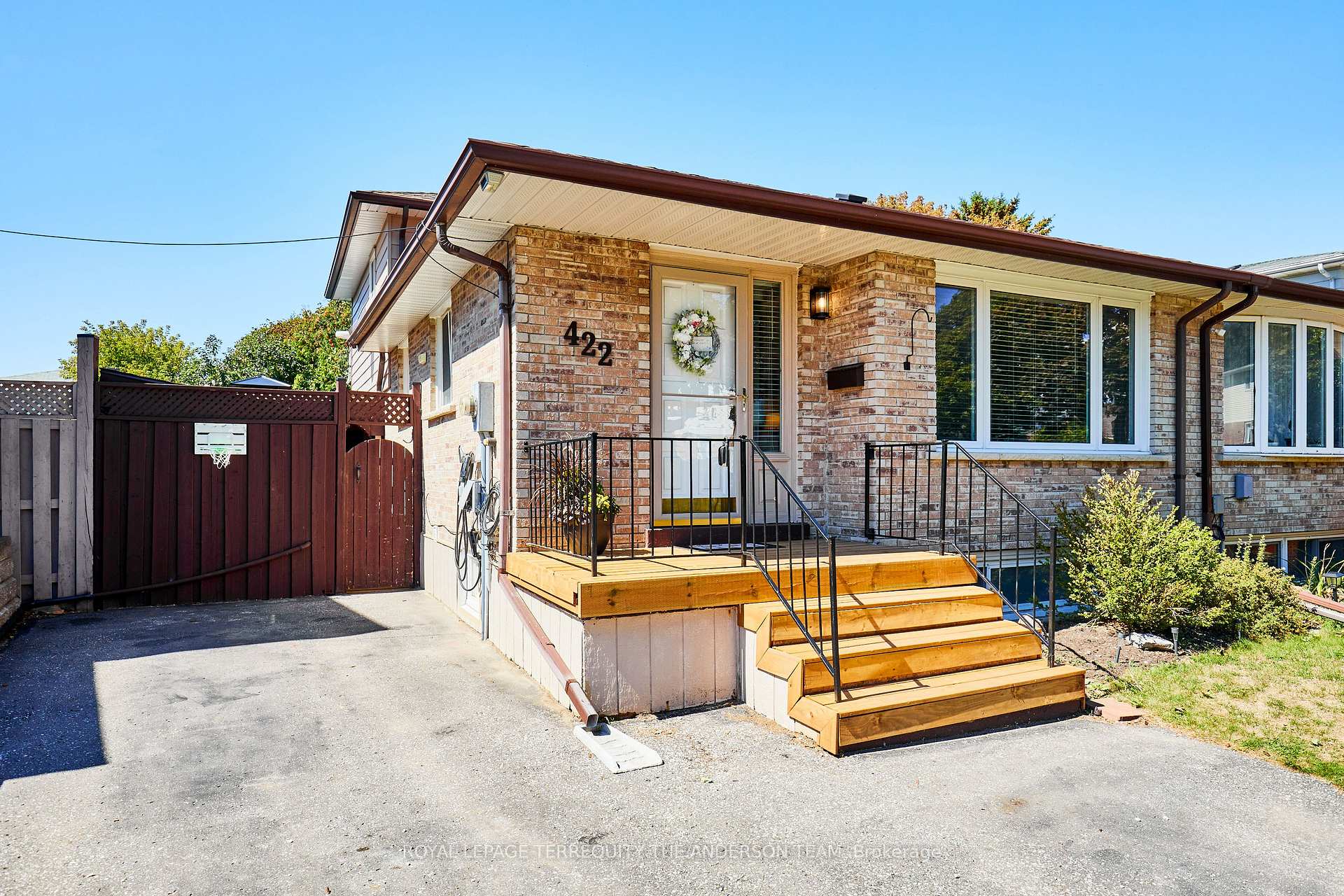 Photo 4 of 422 Laguna Street, Oshawa, Eastdale — HOMEH