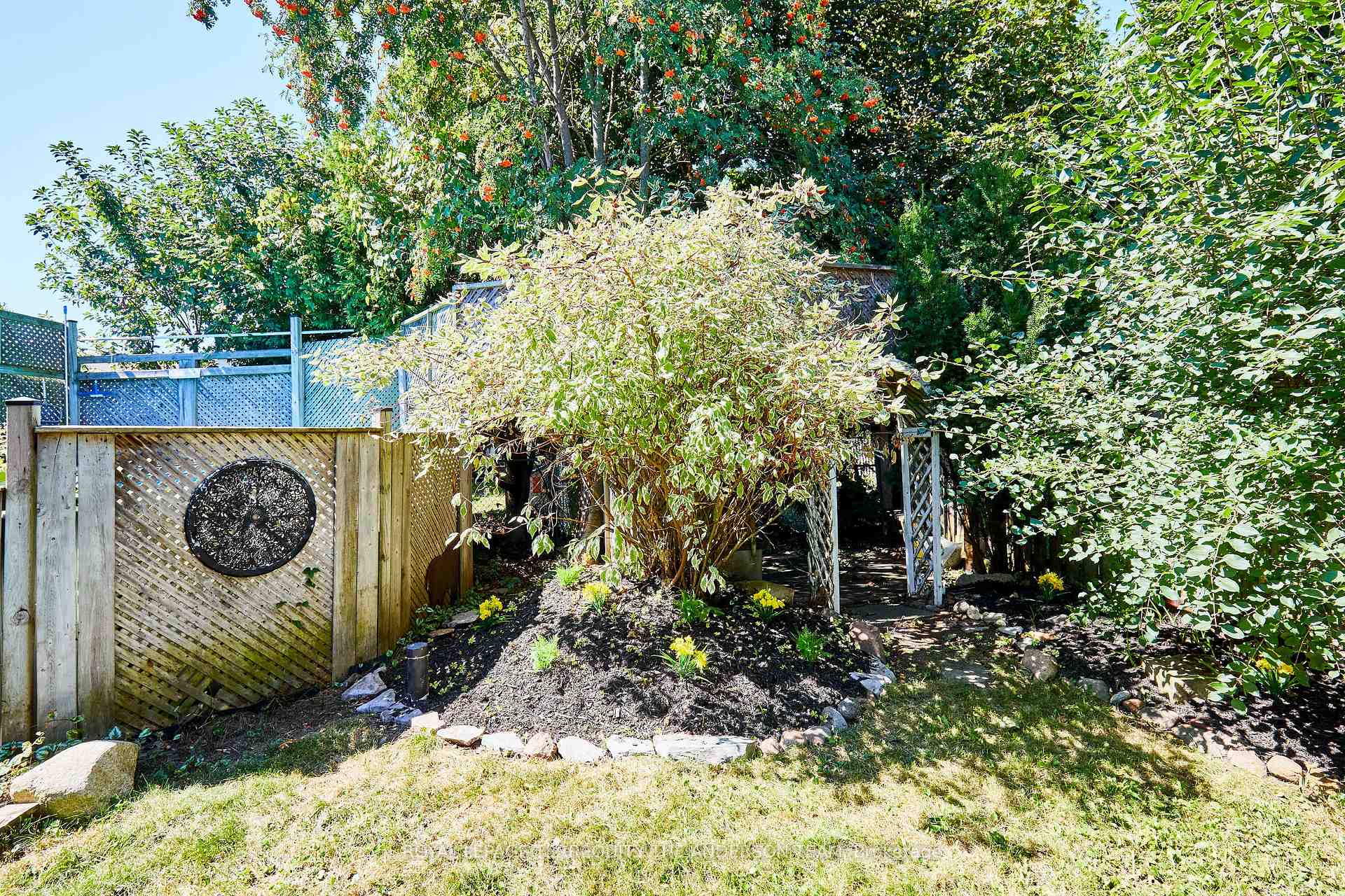 Photo 17 of 422 Laguna Street, Oshawa, Eastdale — HOMEH