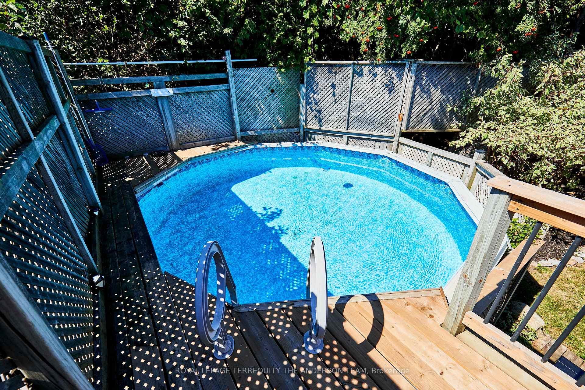 Photo 11 of 422 Laguna Street, Oshawa, Eastdale — HOMEH