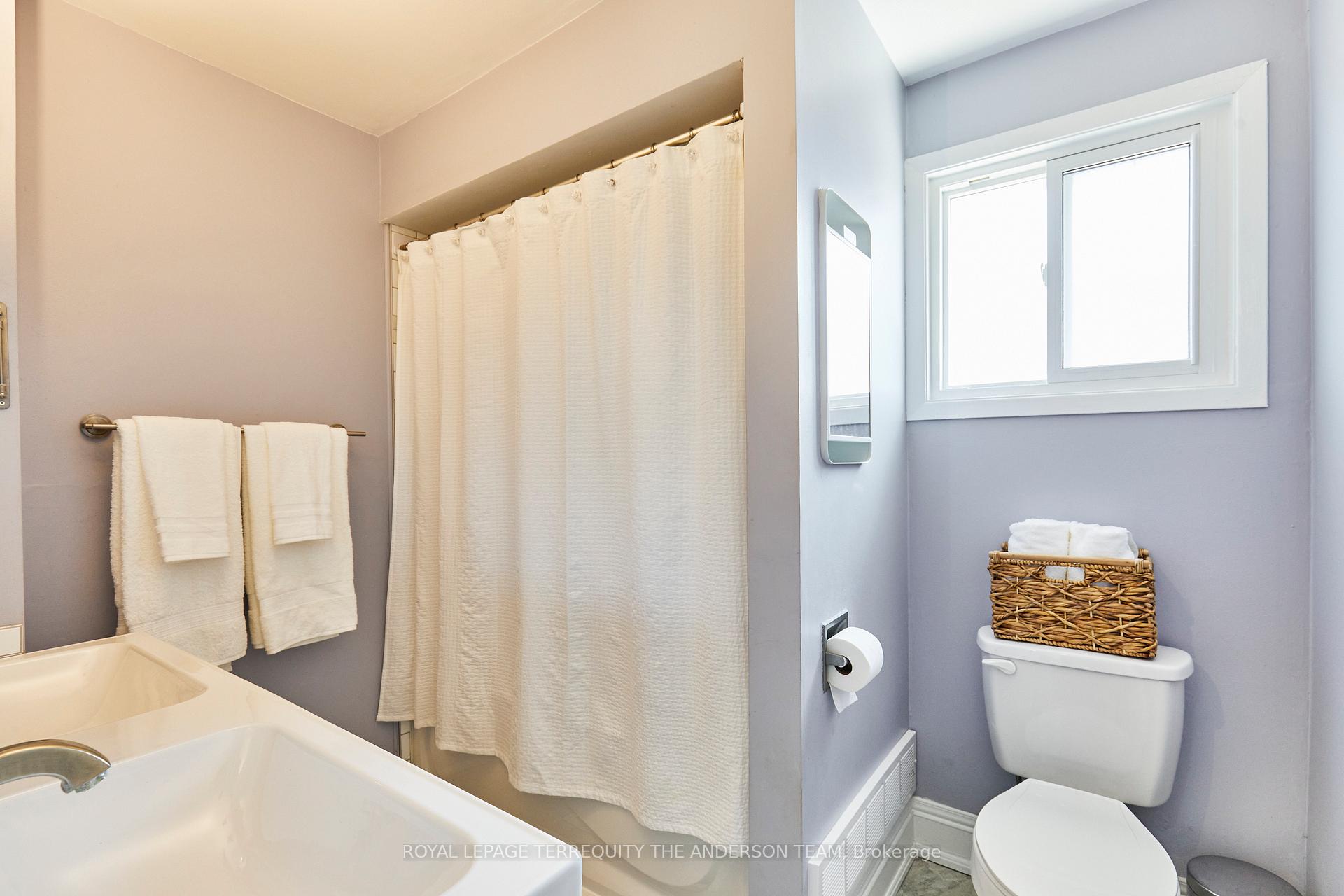 Photo 38 of 422 Laguna Street, Oshawa, Eastdale — HOMEH