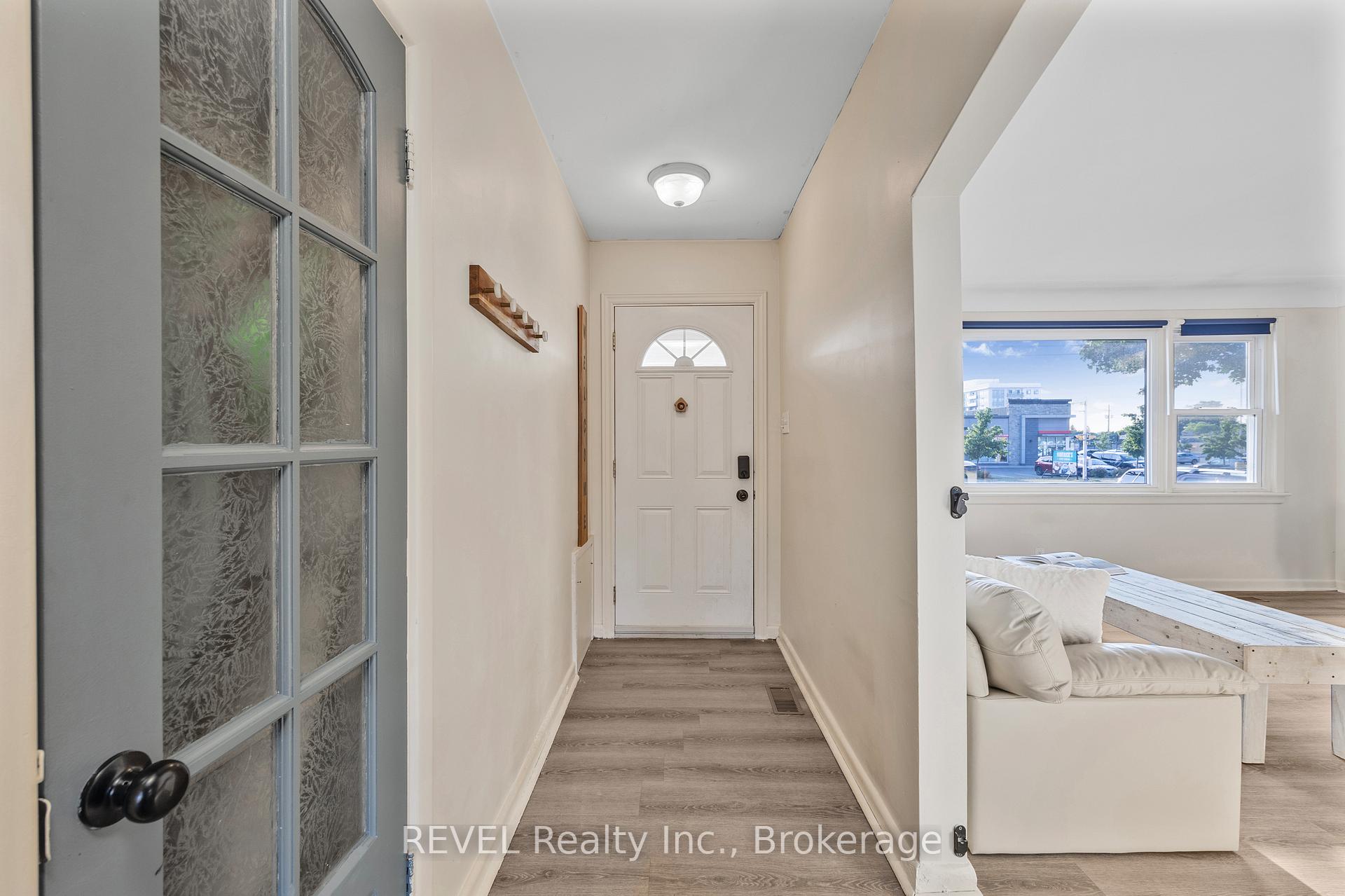 Photo 4 of 146 Gray Road, Hamilton, Stoney Creek — HOMEH