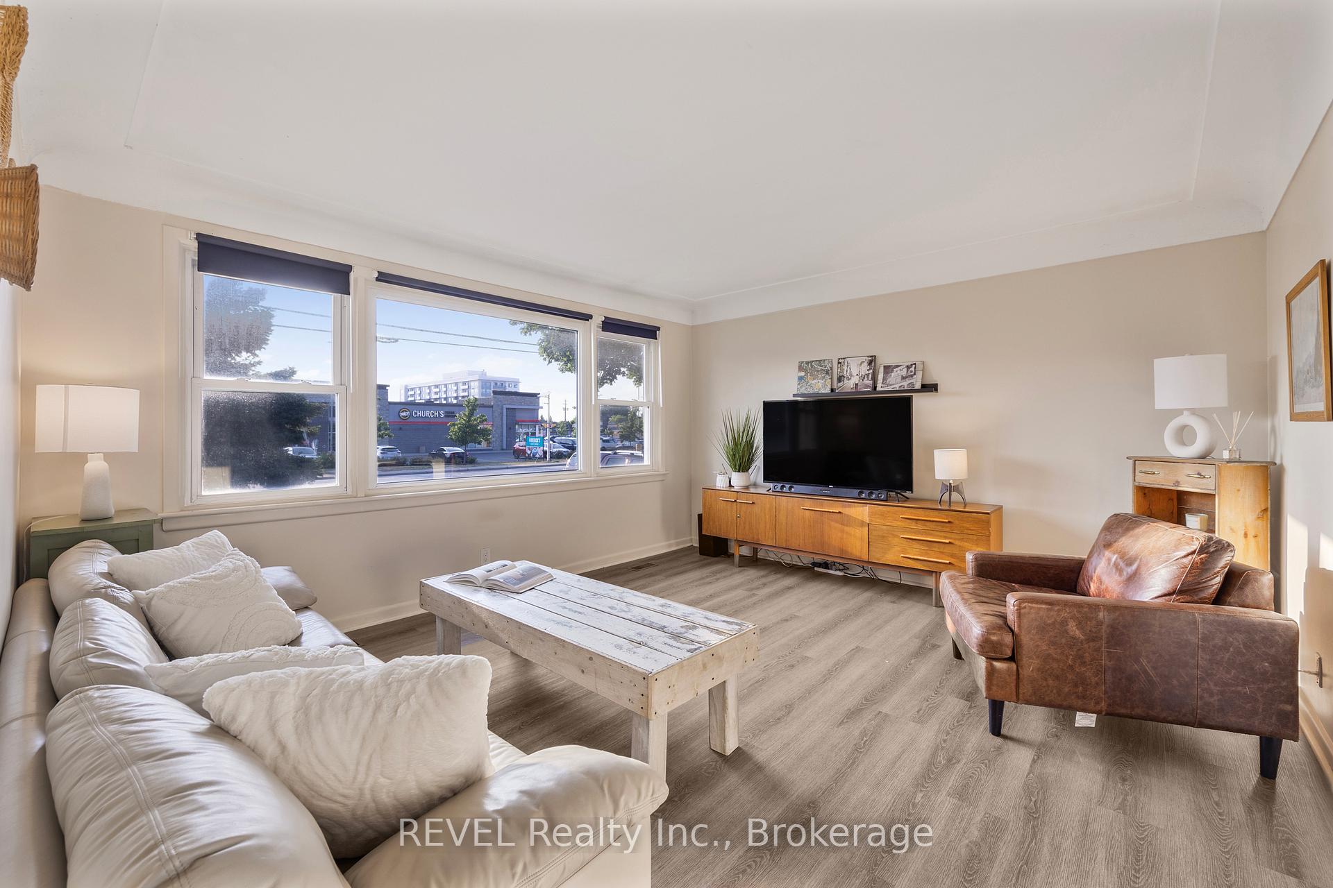 Photo 10 of 146 Gray Road, Hamilton, Stoney Creek — HOMEH