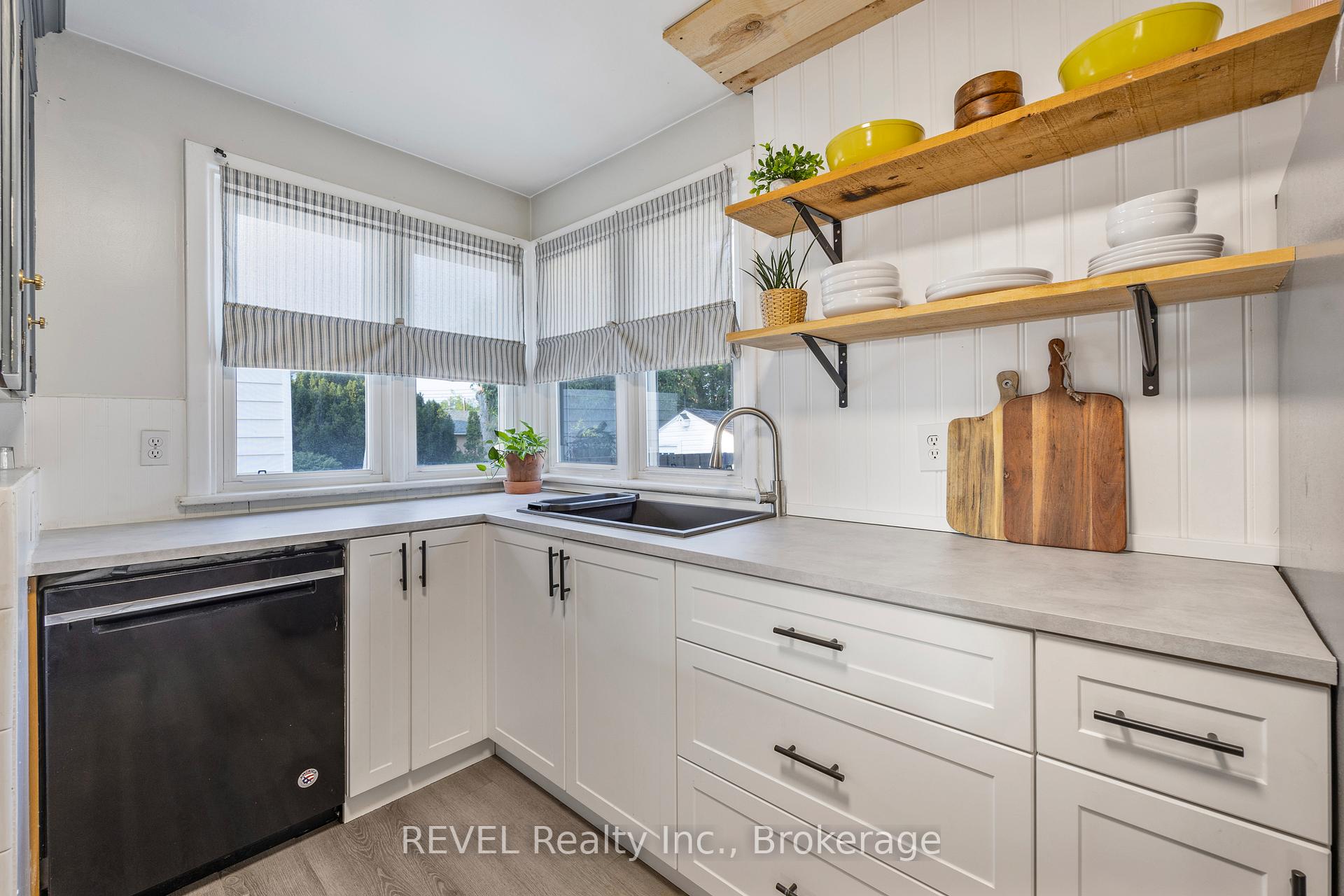 Photo 33 of 146 Gray Road, Hamilton, Stoney Creek — HOMEH