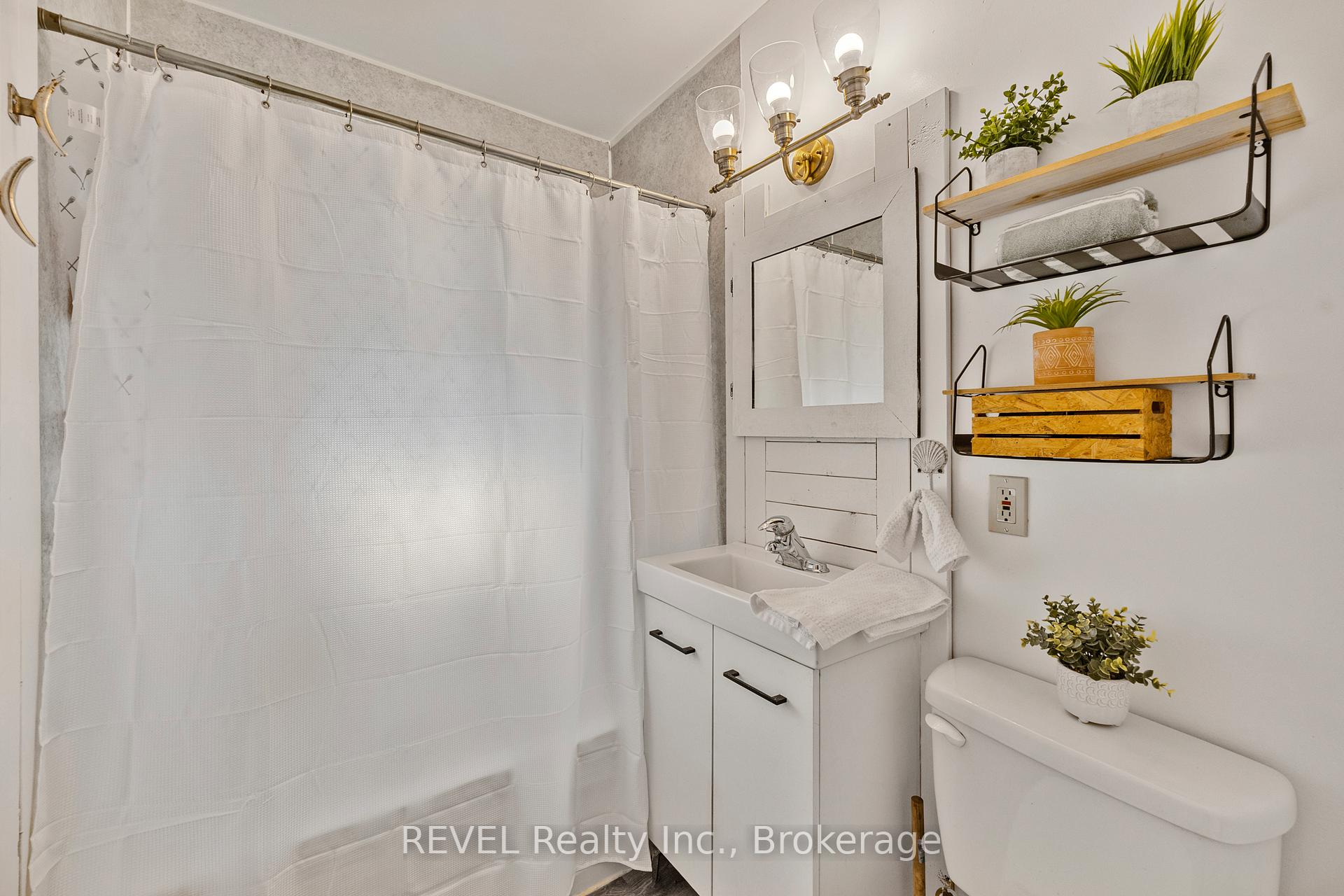 Photo 13 of 146 Gray Road, Hamilton, Stoney Creek — HOMEH