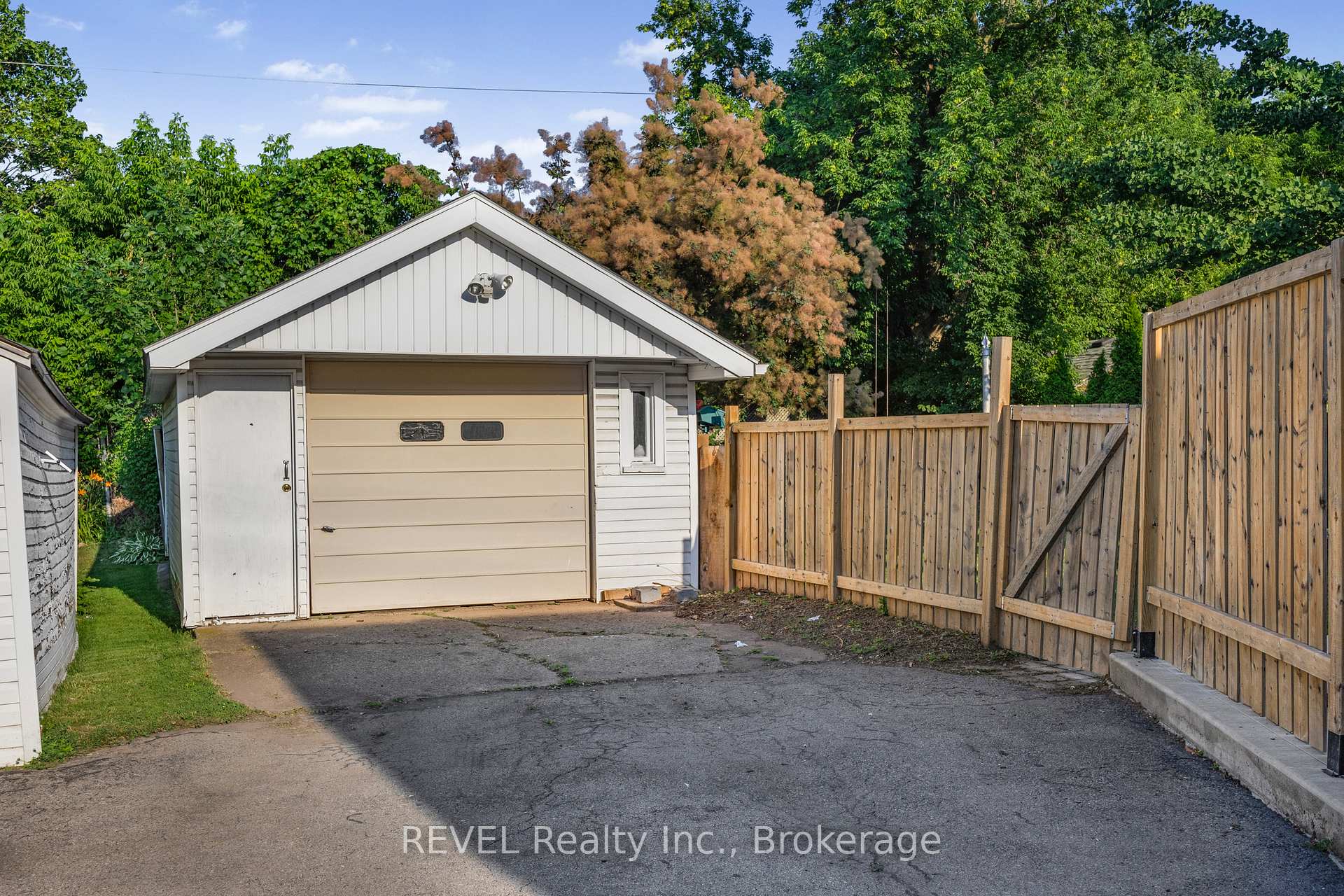 Photo 18 of 146 Gray Road, Hamilton, Stoney Creek — HOMEH