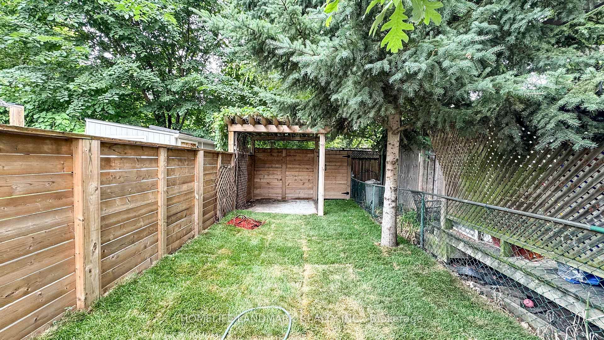 Photo 25 of 26 Balfour Avenue, Toronto, Crescent Town — HOMEH