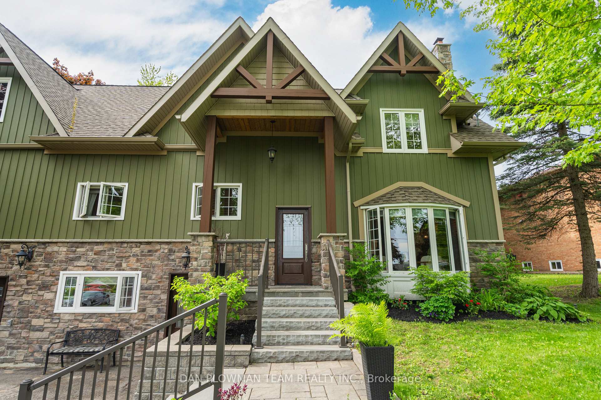 Photo 22 of 28 Bradley Boulevard, Clarington, Rural Clarington — HOMEH