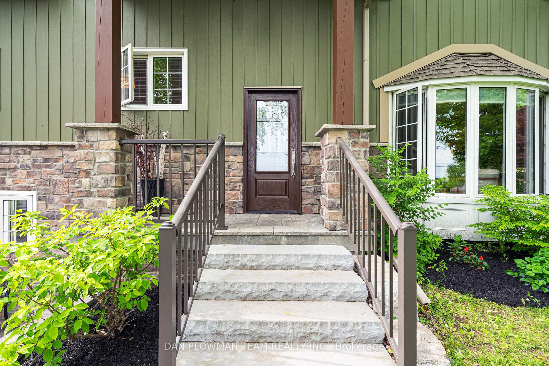 Photo 6 of 28 Bradley Boulevard, Clarington, Rural Clarington — HOMEH